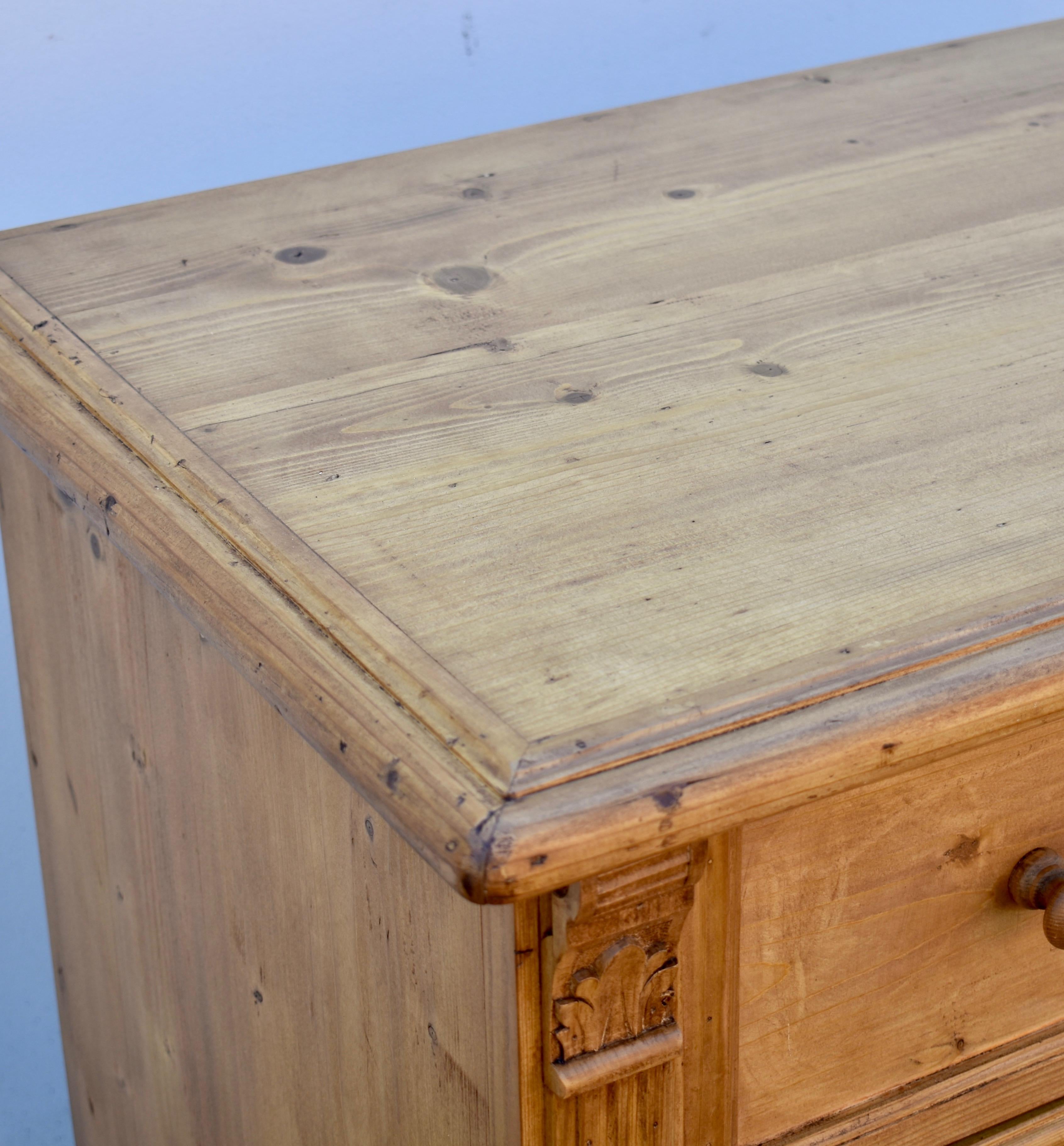 Pine Chest of Three Drawers 9
