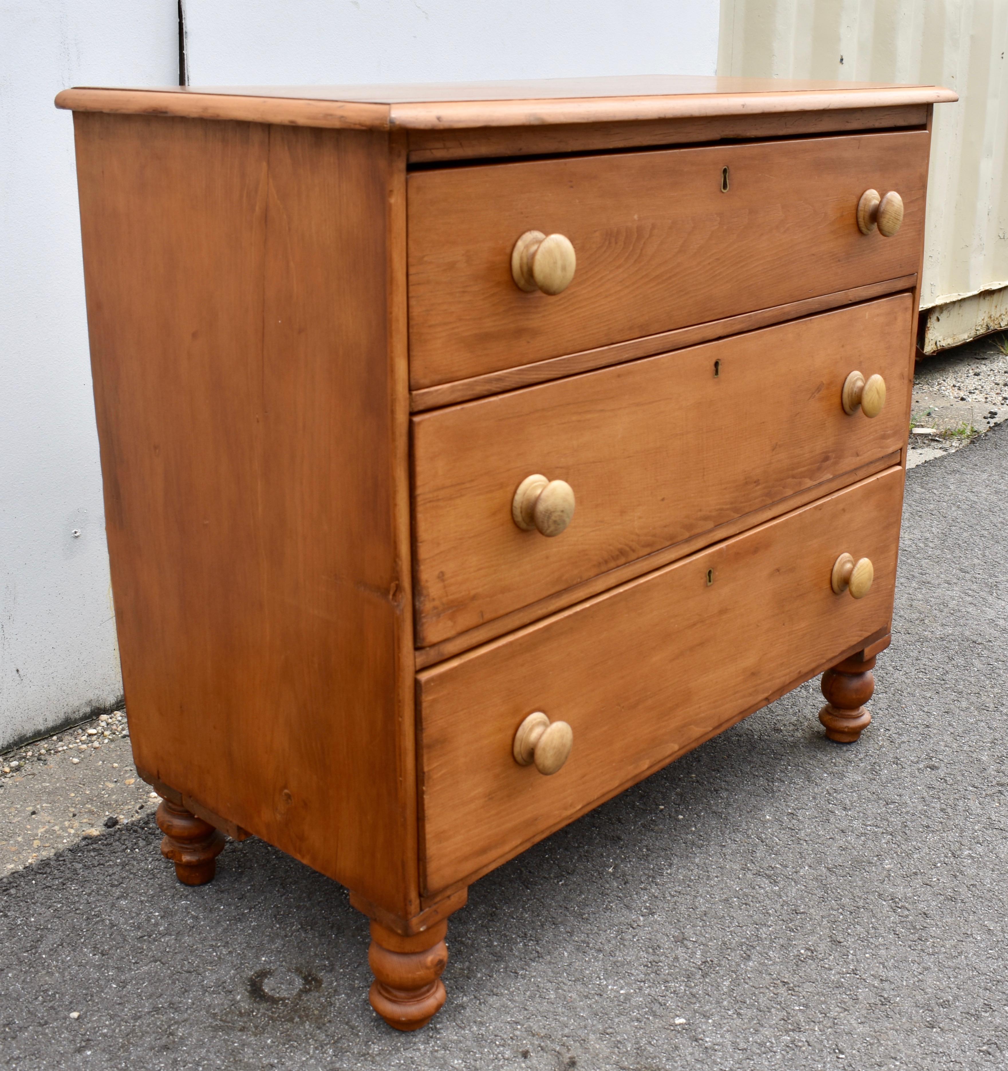 English Pine Chest of Three Drawers For Sale