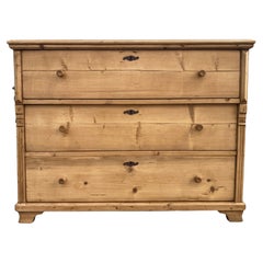Commodes and Chests of Drawers