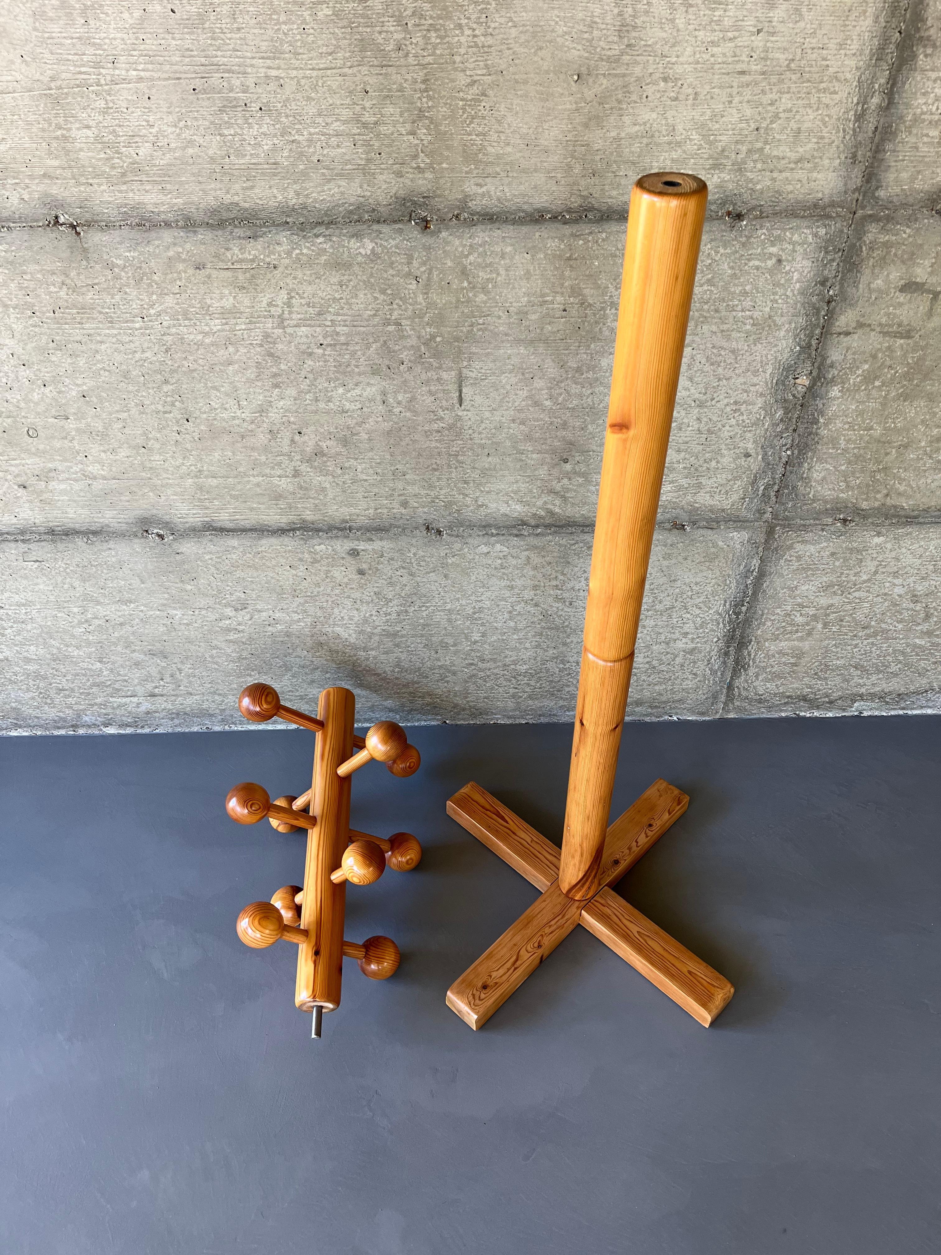 Pine Coat Racks, 60s, Les Arcs, Charlotte Perriand Spirit 4