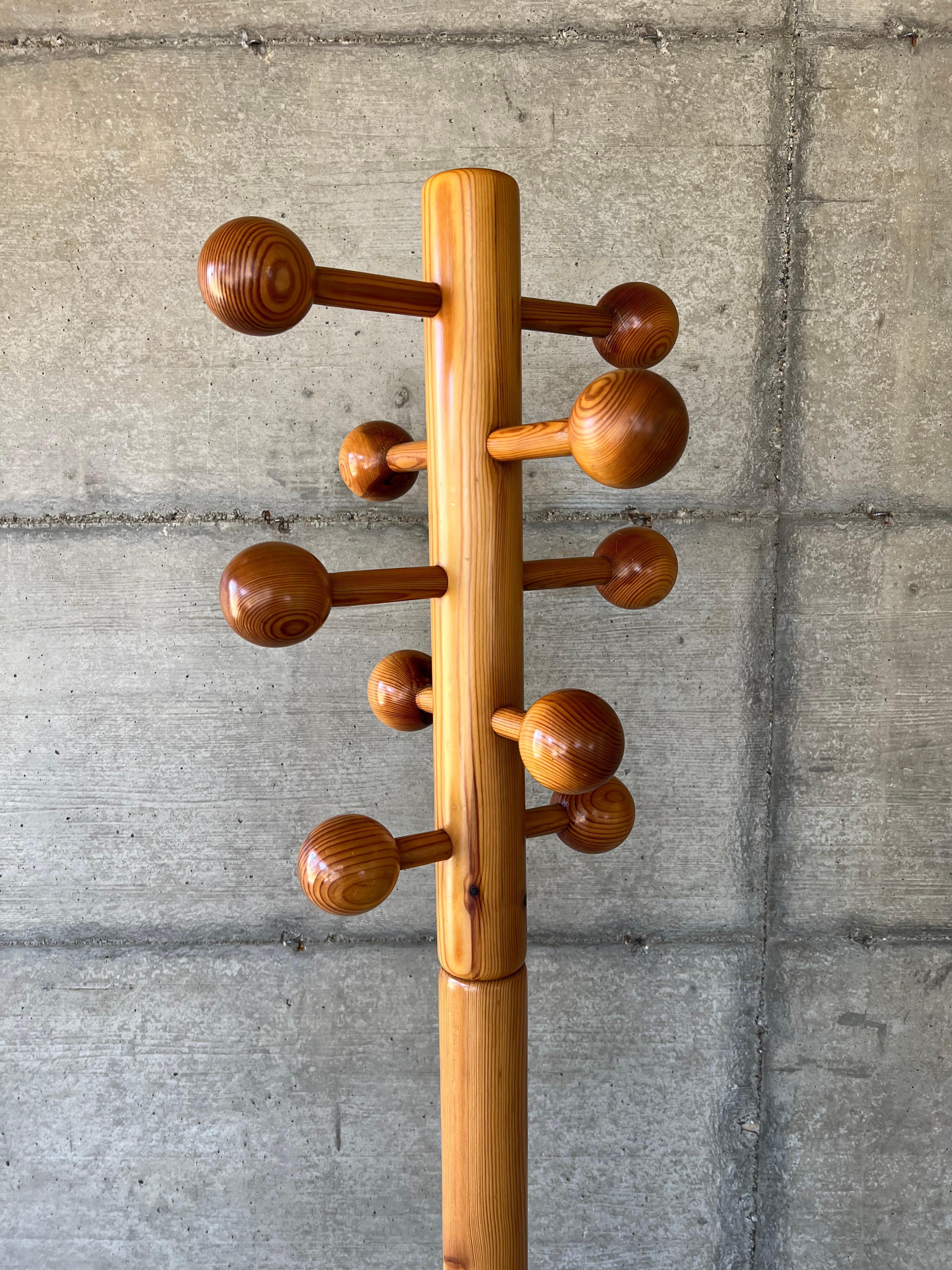 Pine Coat Racks, 60s, Les Arcs, Charlotte Perriand Spirit 7