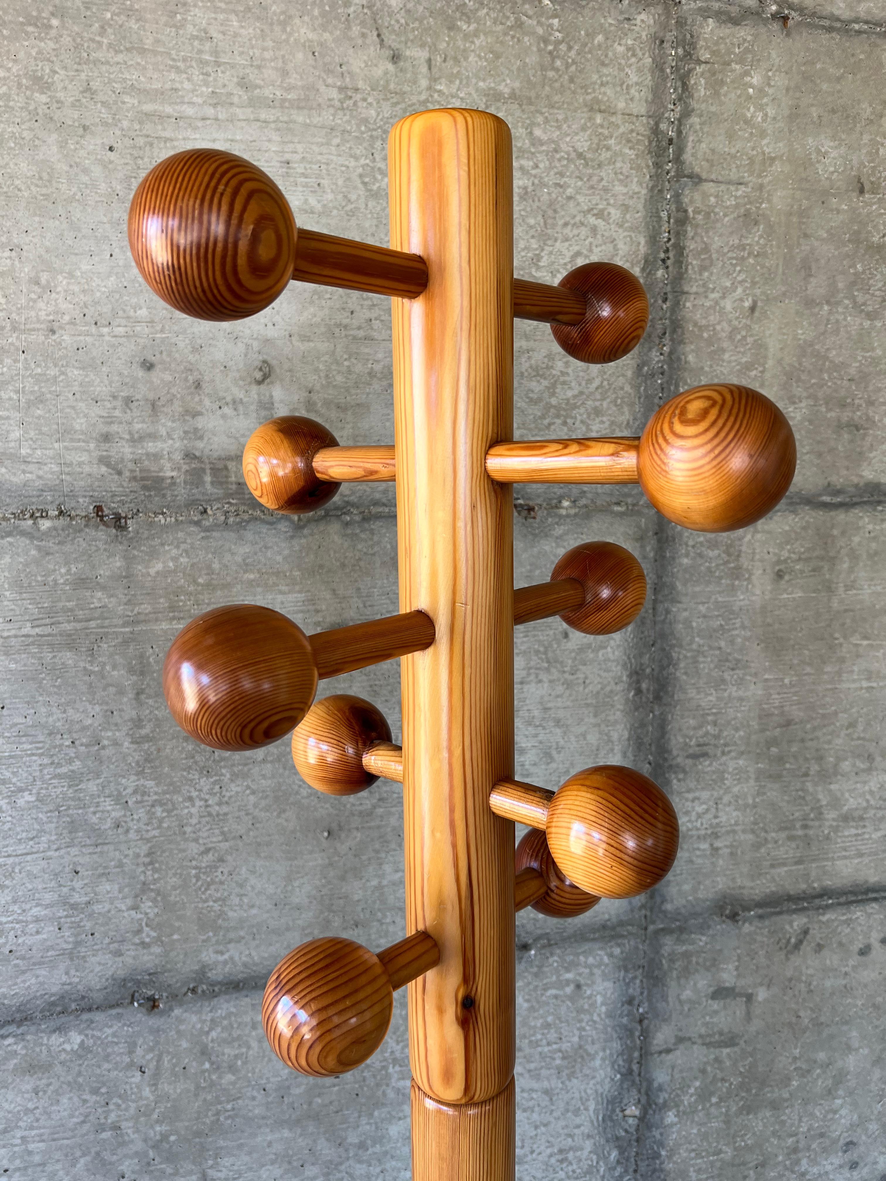 Pine Coat Racks, 60s, Les Arcs, Charlotte Perriand Spirit 8