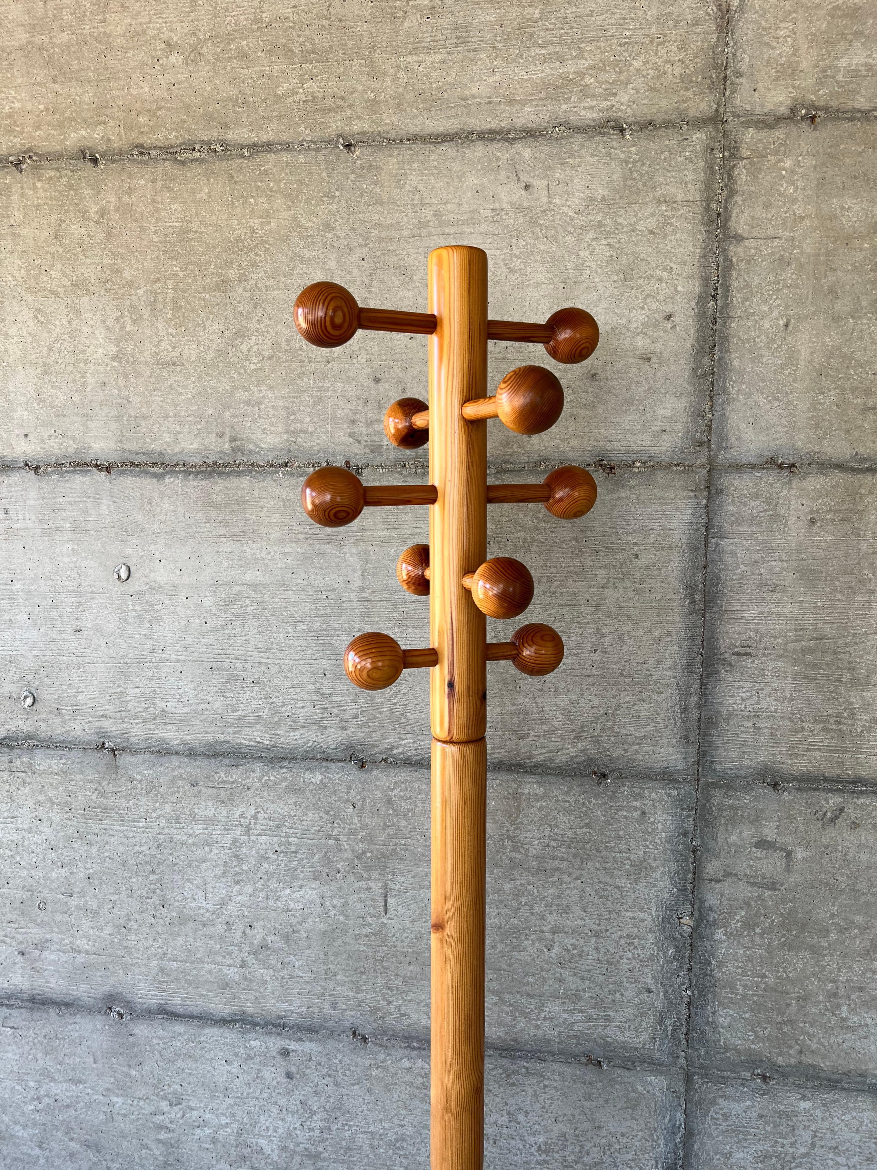 Pine Coat Racks, 60s, Les Arcs, Charlotte Perriand Spirit 9