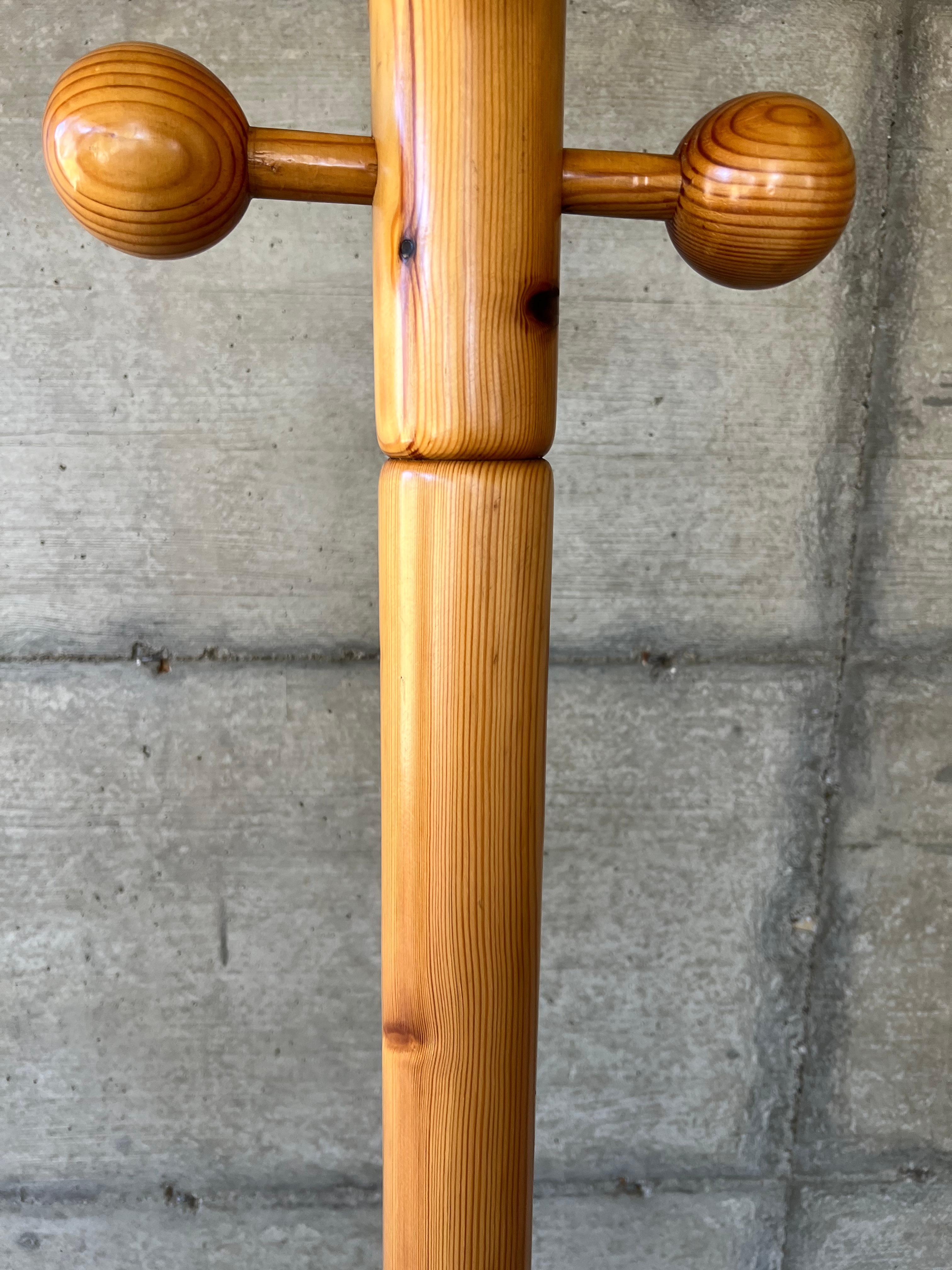 Pine Coat Racks, 60s, Les Arcs, Charlotte Perriand Spirit In Good Condition In LYON, FR