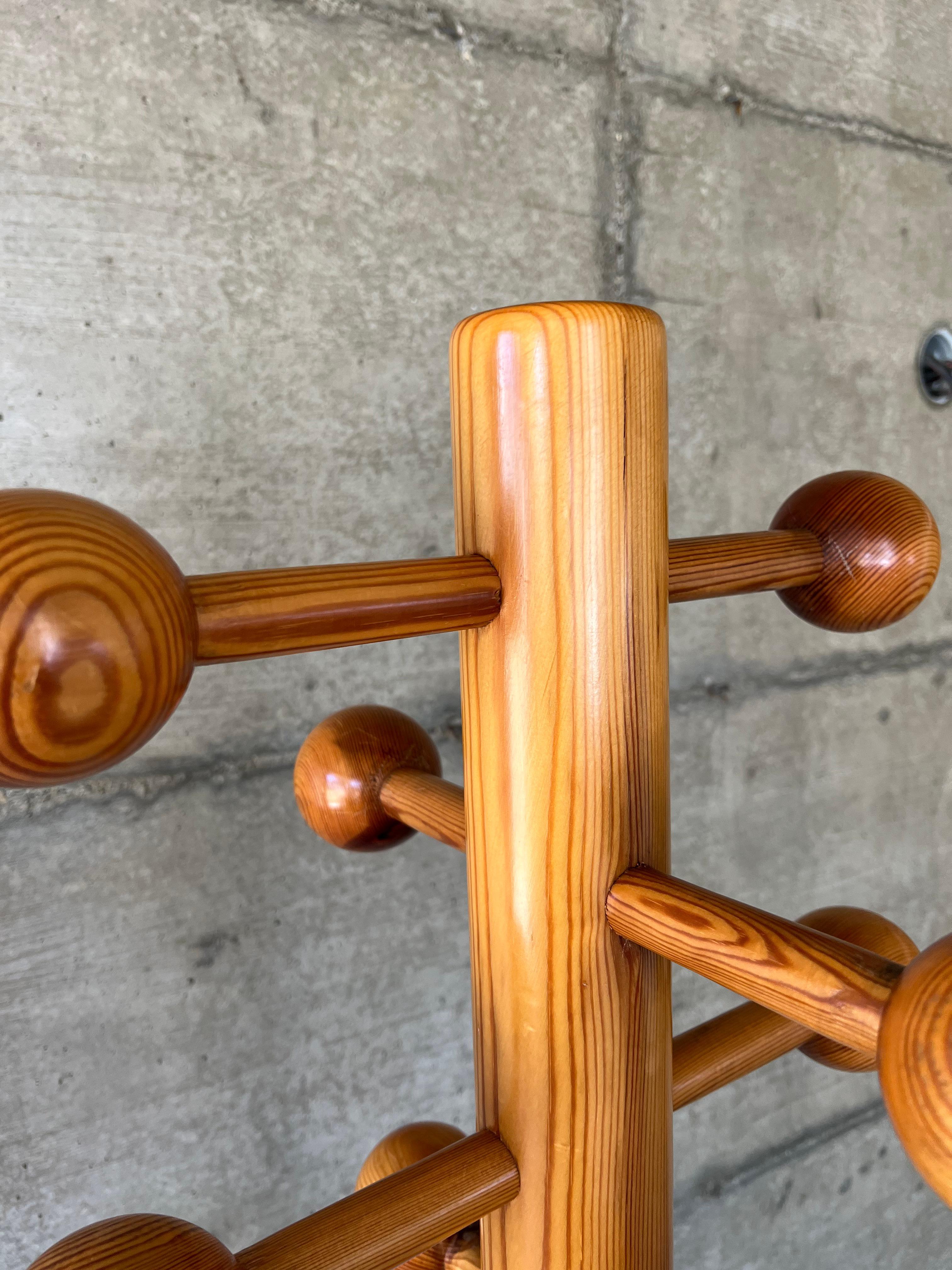 Pine Coat Racks, 60s, Les Arcs, Charlotte Perriand Spirit 1