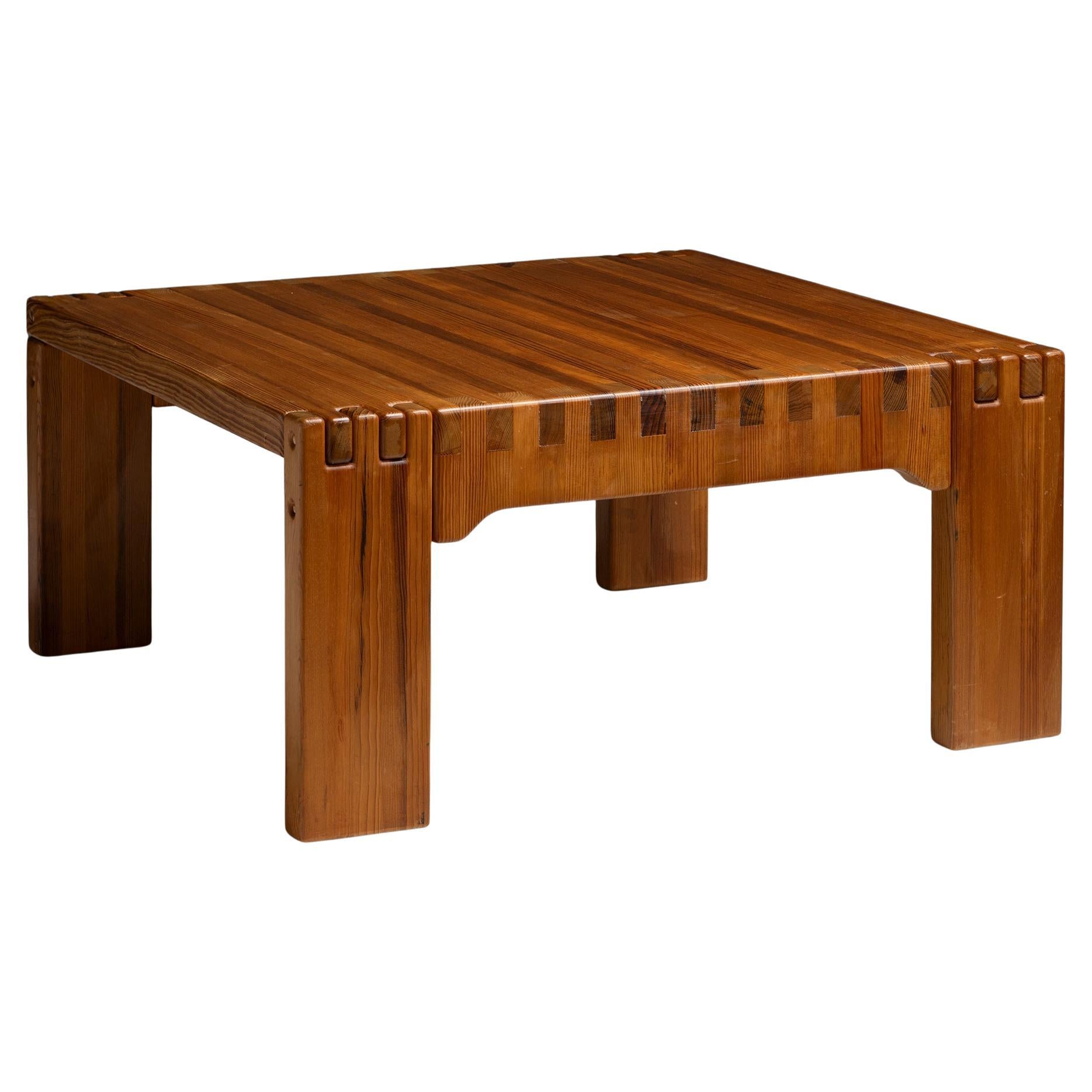 Table basse en pin, Danemark circa 1970 en vente