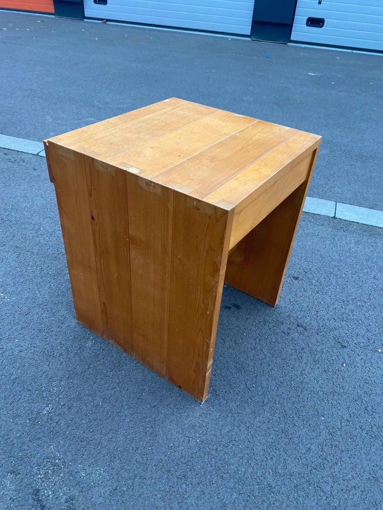 Milieu du XXe siècle Table console en pin dans le style de Charlotte Perriand, vers 1960 en vente