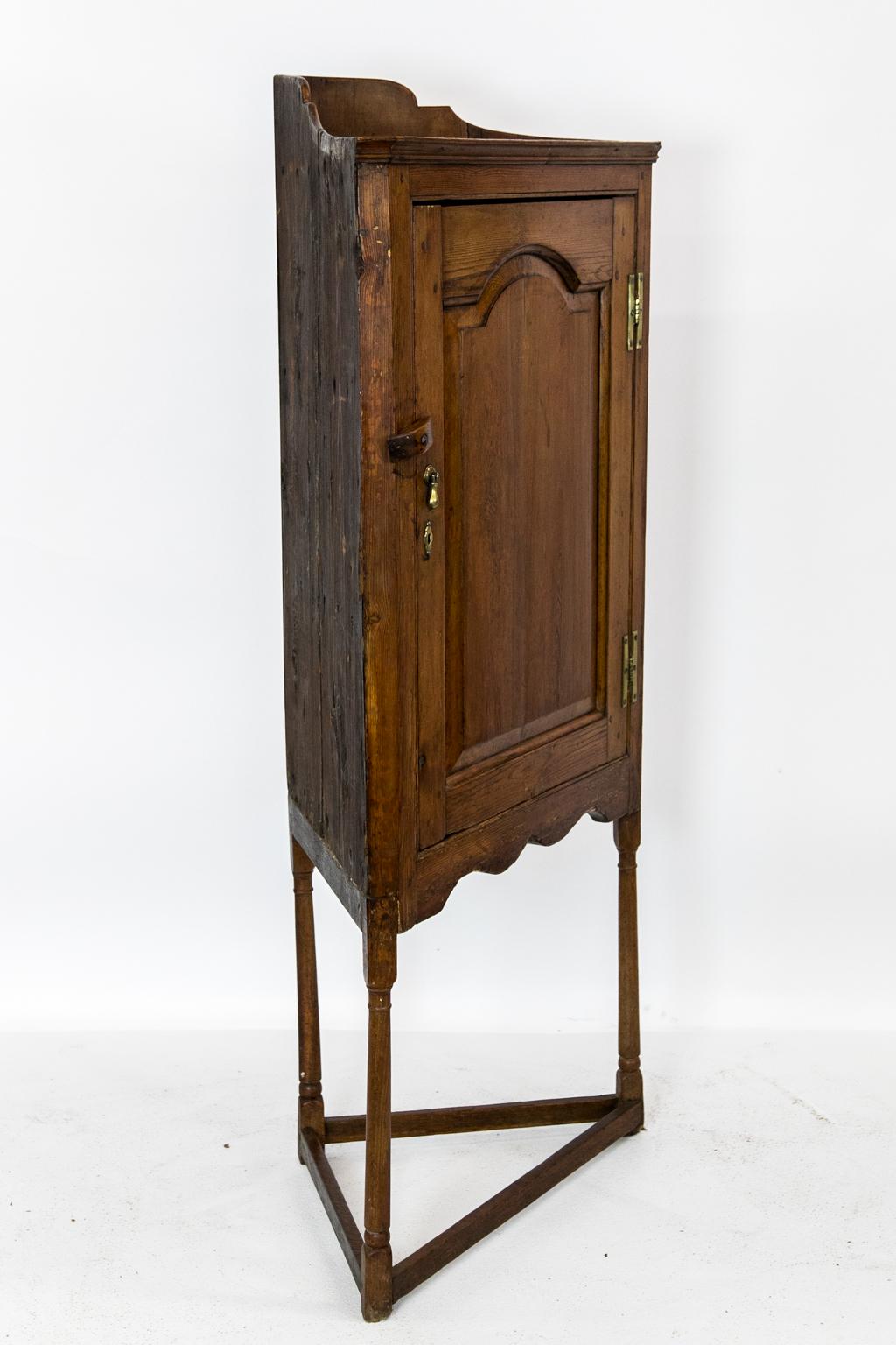 Early 19th Century Pine Corner Cupboard on Legs For Sale
