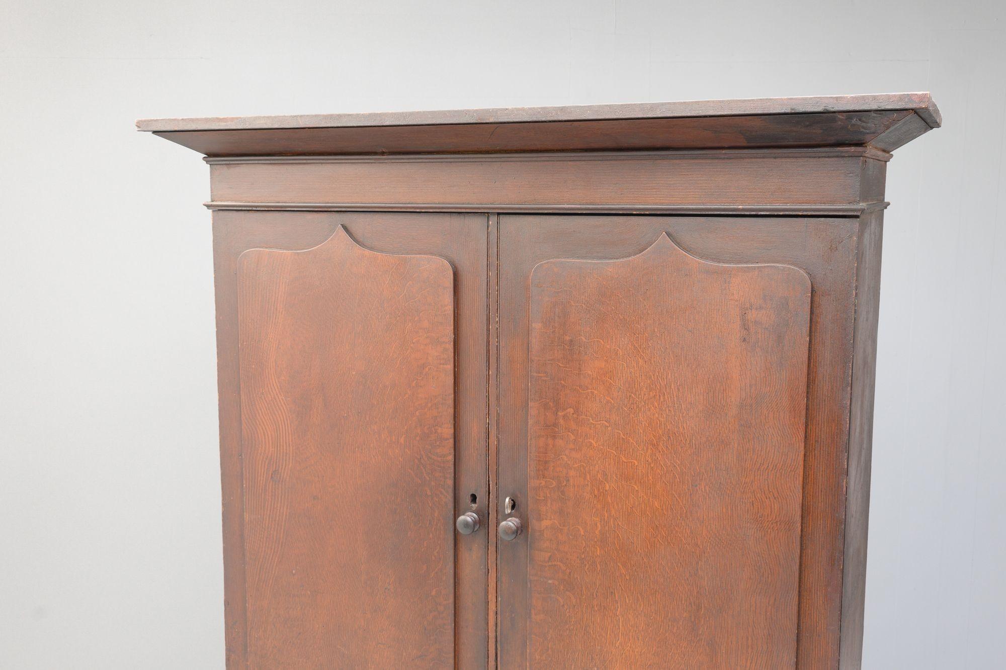 Pine Cupboard In Good Condition For Sale In London, England