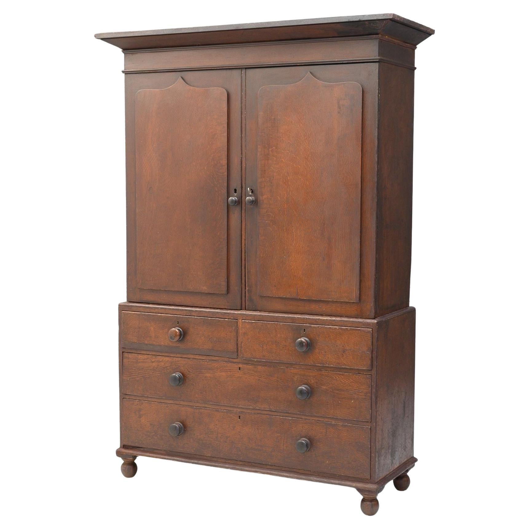 Armoire en pin