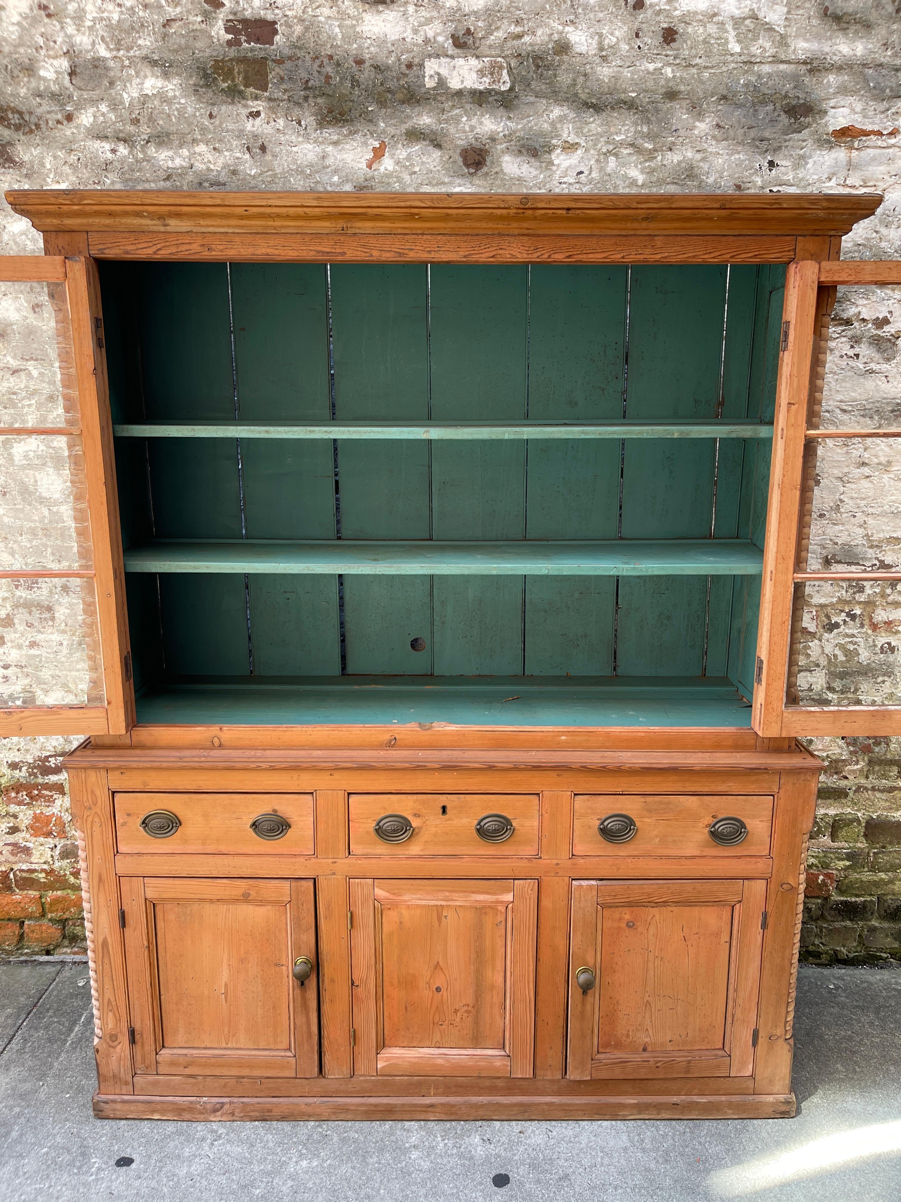 Pine cupboard with glass upper cabinet early 20th century  In Good Condition For Sale In Charleston, SC