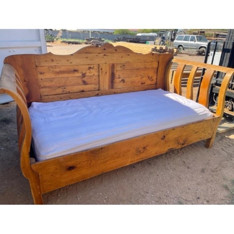 Pine Daybed

Item #: FR-1138

Material: Pine
Dimensions: 87
