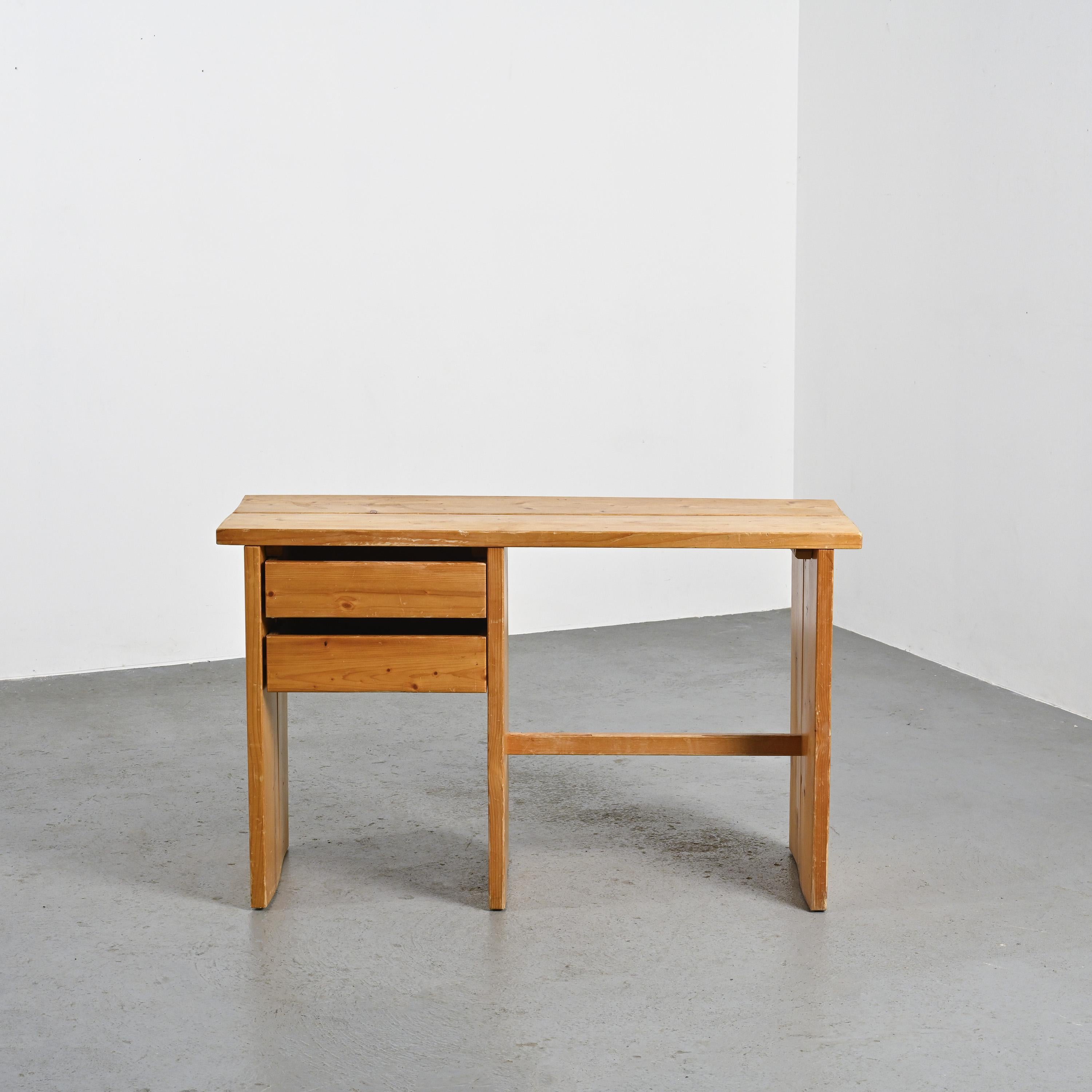 Pine desk, Mobilier Gal La Plagne, 1960s For Sale 4
