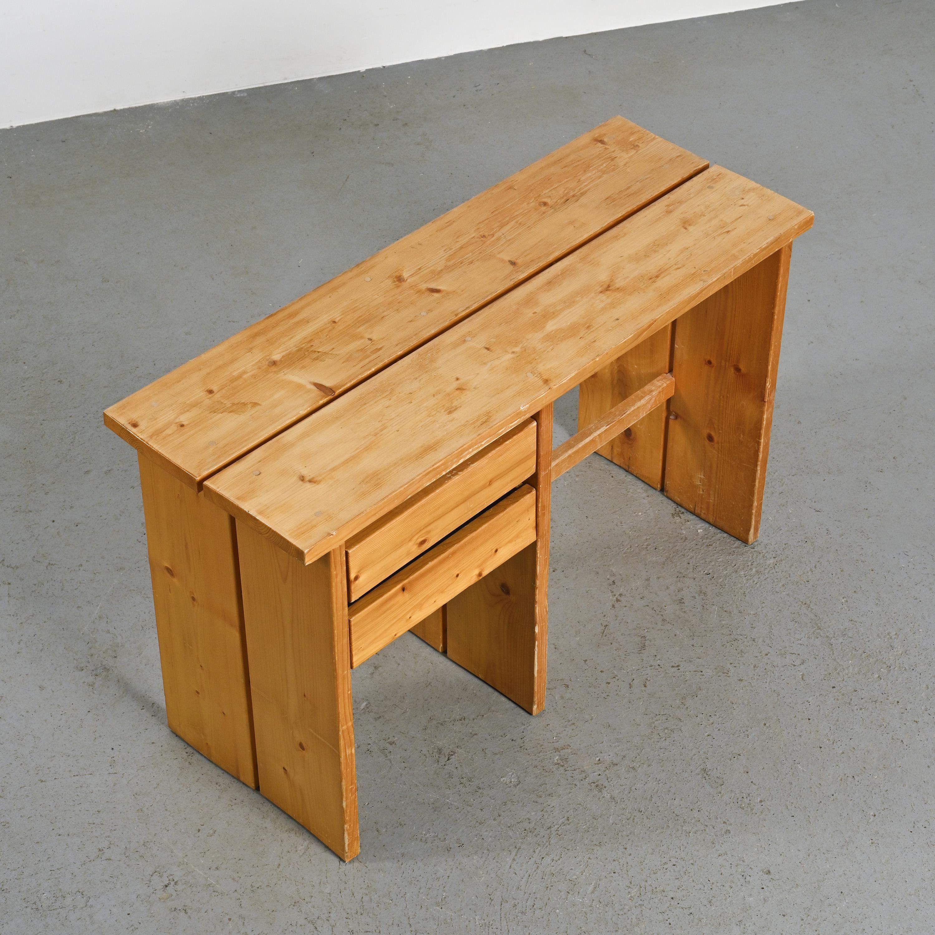 Mid-Century Modern Pine desk, Mobilier Gal La Plagne, 1960s For Sale