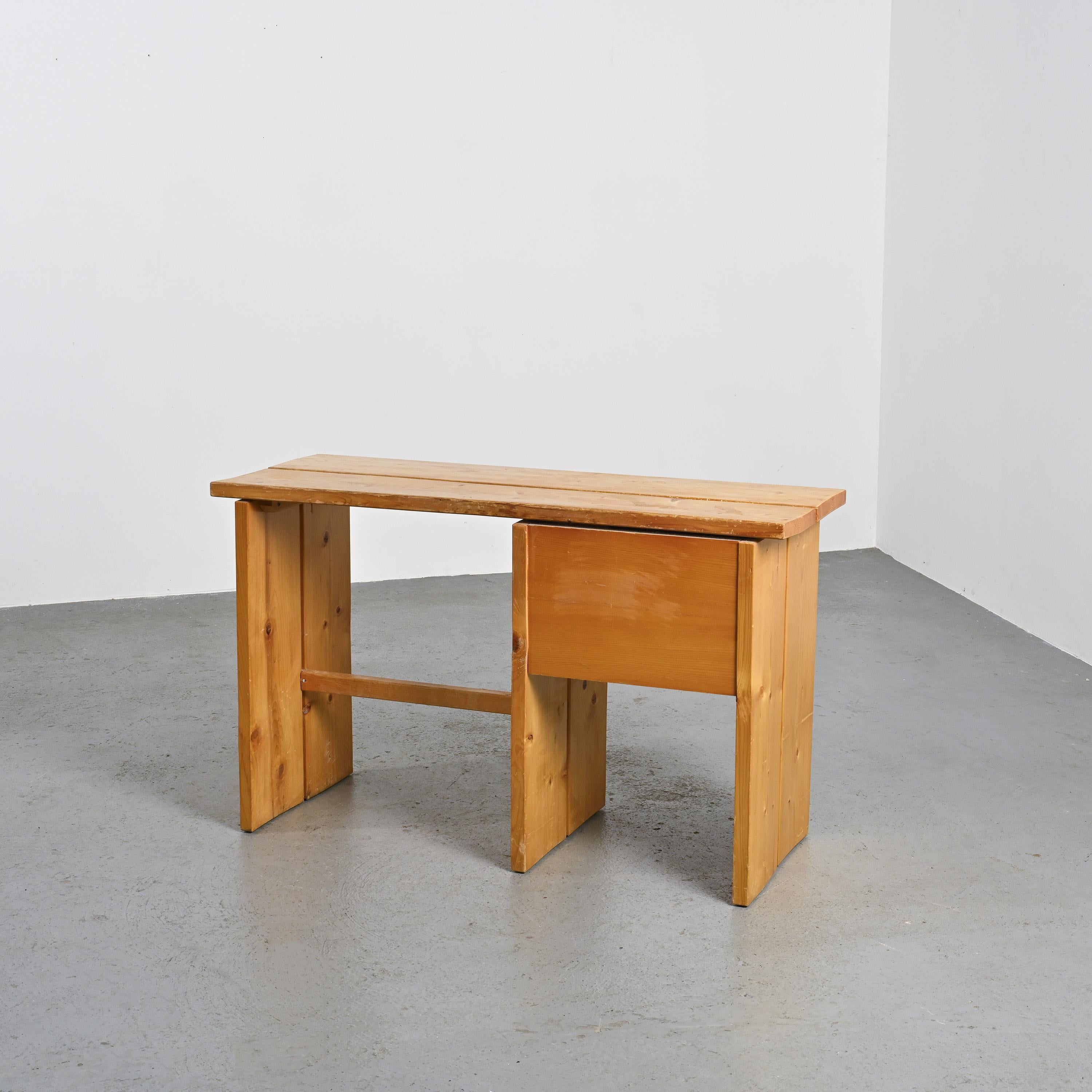 French Pine desk, Mobilier Gal La Plagne, 1960s For Sale