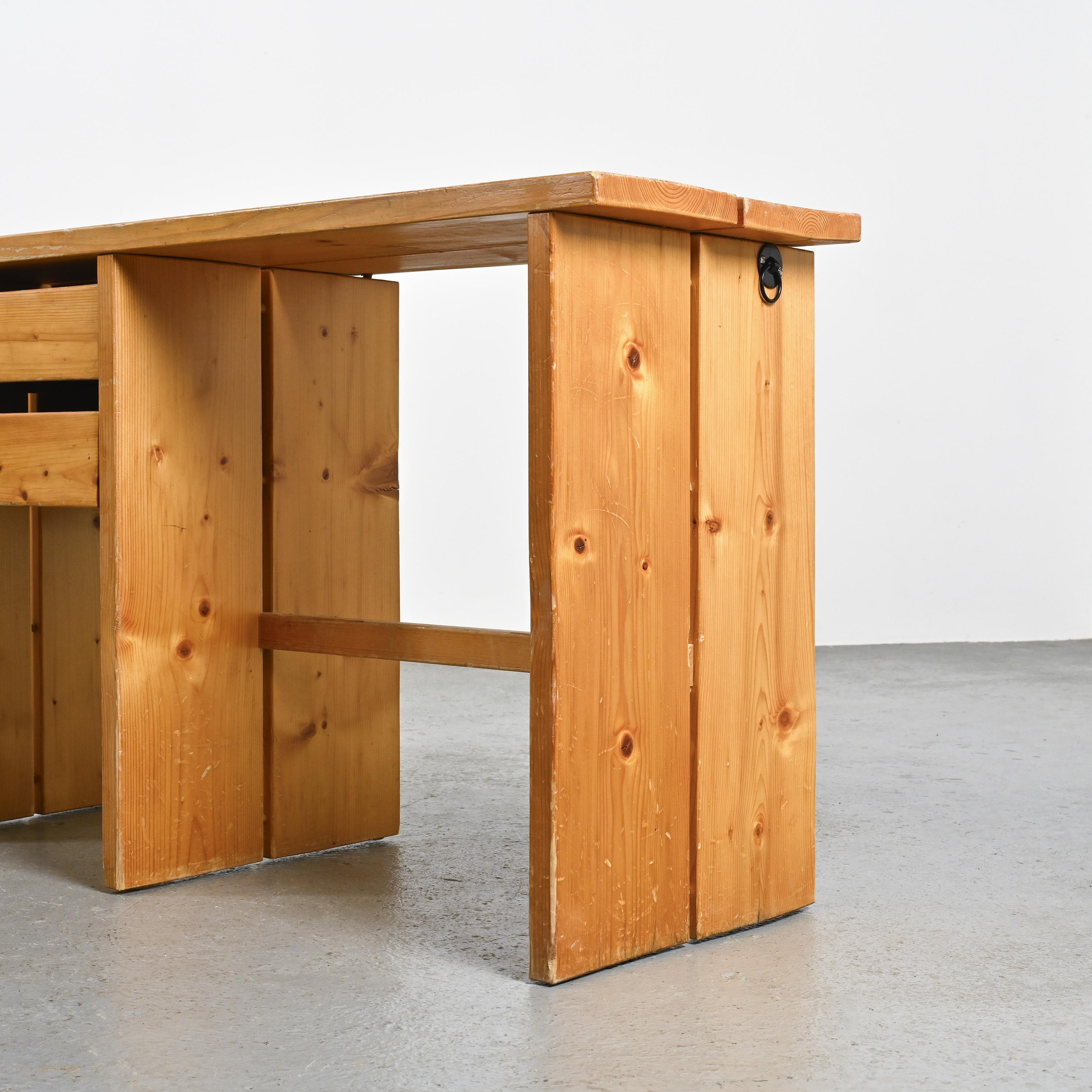 Pine desk, Mobilier Gal La Plagne, 1960s In Fair Condition For Sale In VILLEURBANNE, FR
