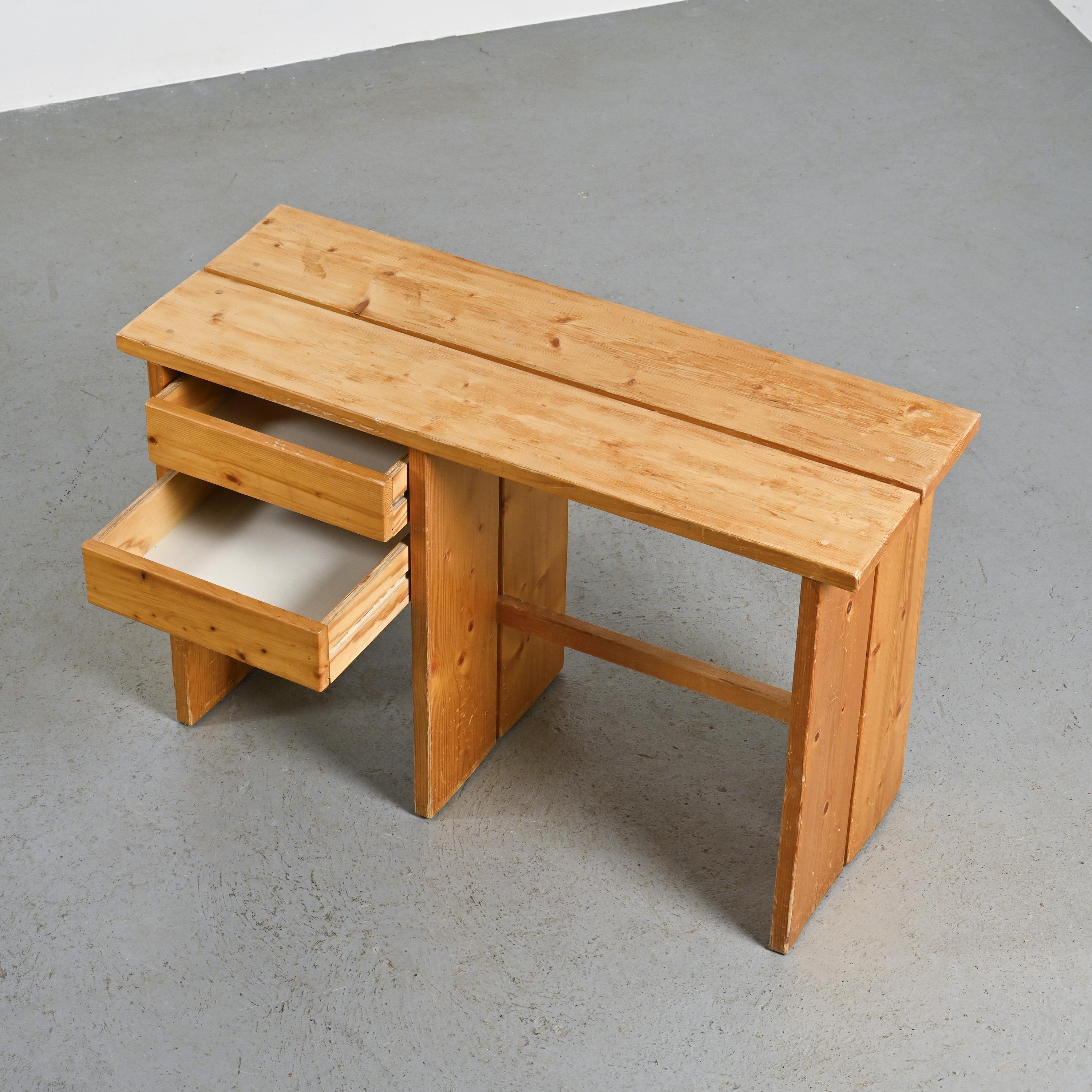 Pine desk, Mobilier Gal La Plagne, 1960s For Sale 1