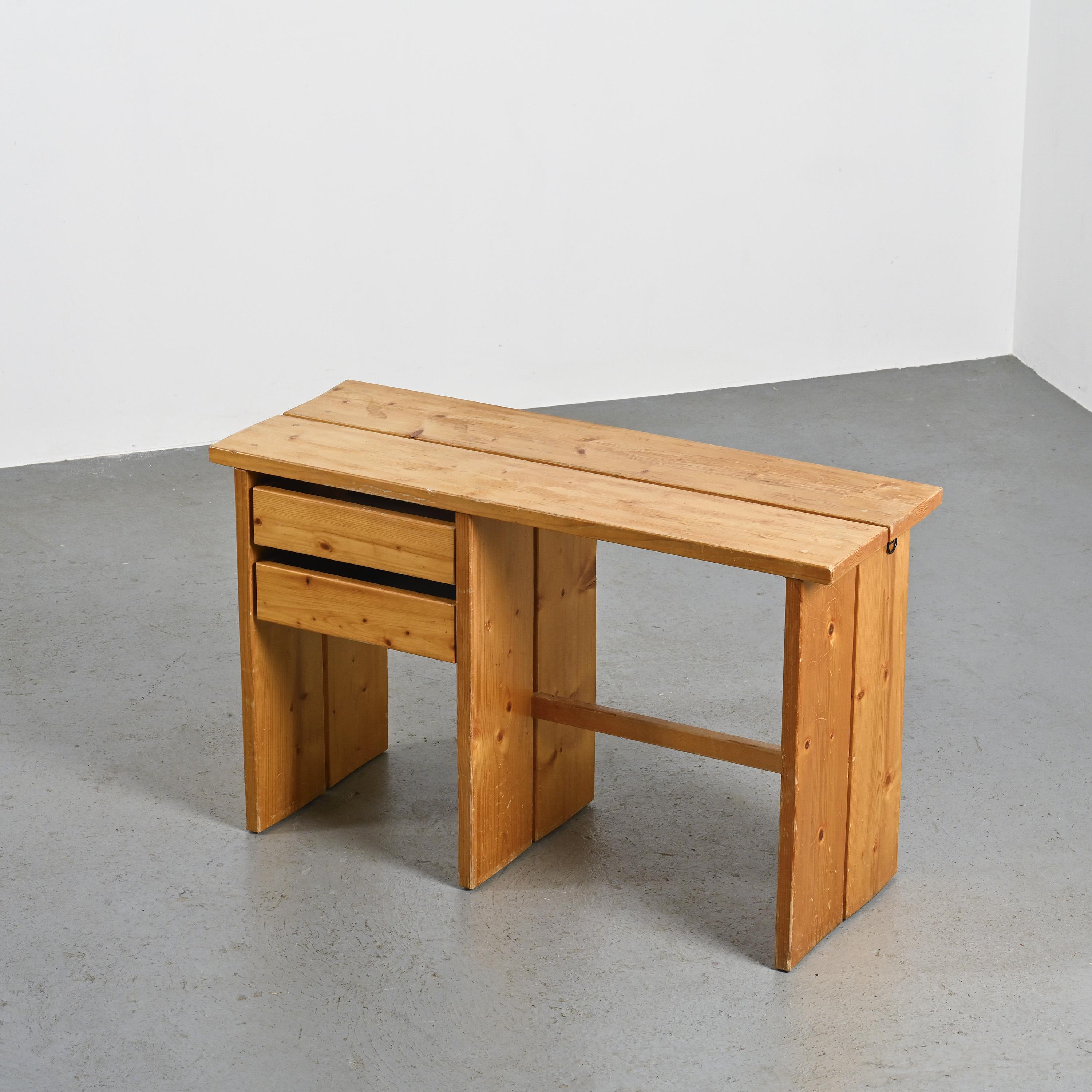 Pine desk, Mobilier Gal La Plagne, 1960s For Sale 3