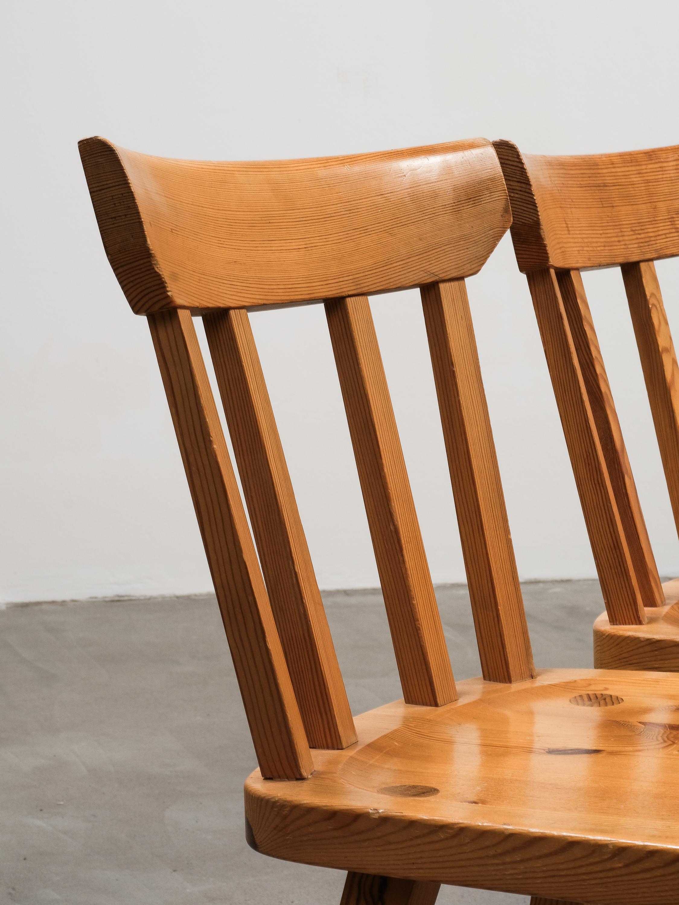 Sedie da pranzo in pino di Göran Malmvall per Karl Andersson & Söner, anni '70, set di 8 pezzi in vendita 1