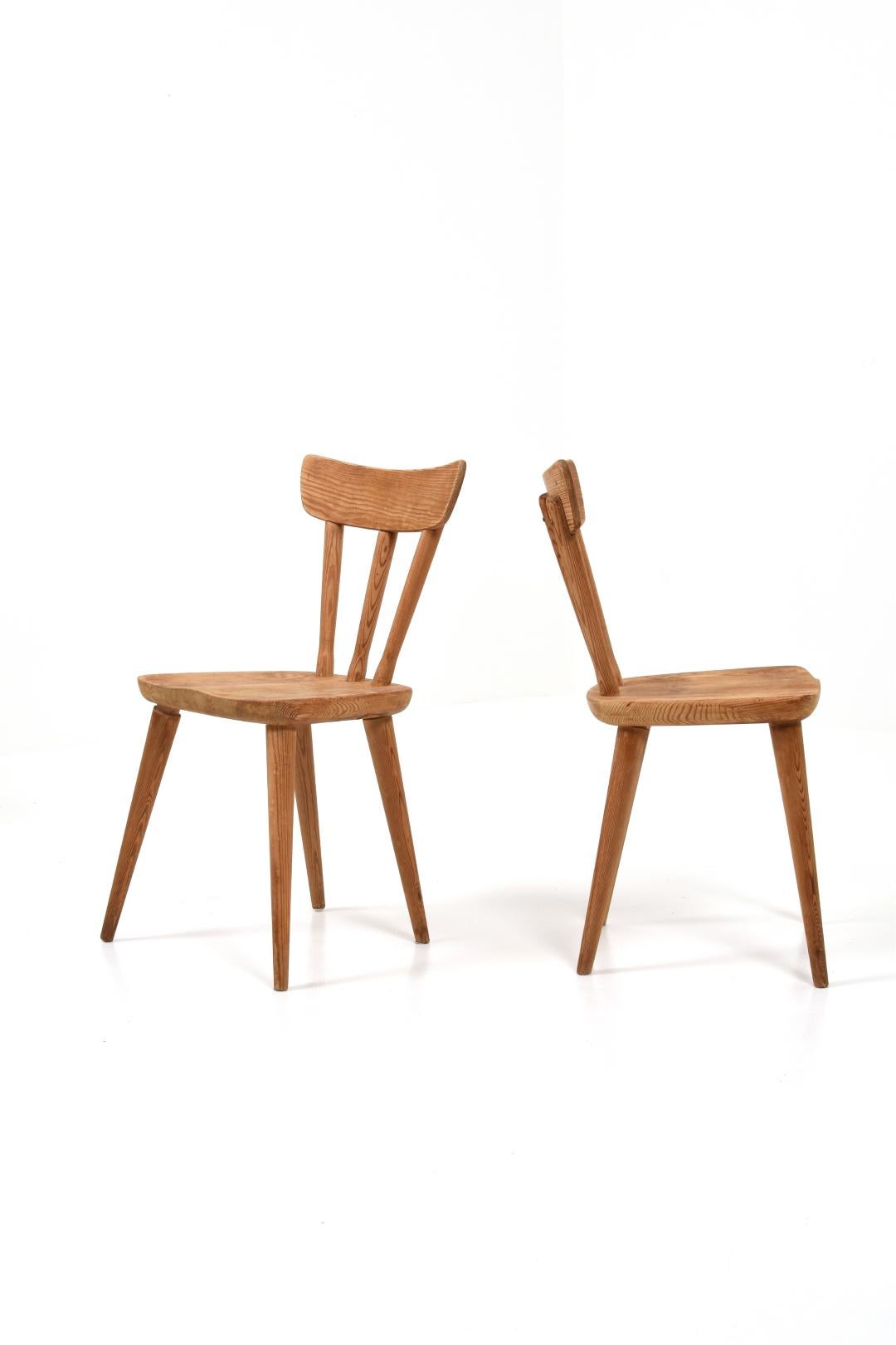 Scandinavian Modern Pine Dining Chairs by Göran Malmvall for Svensk Fur, Set of 4 For Sale