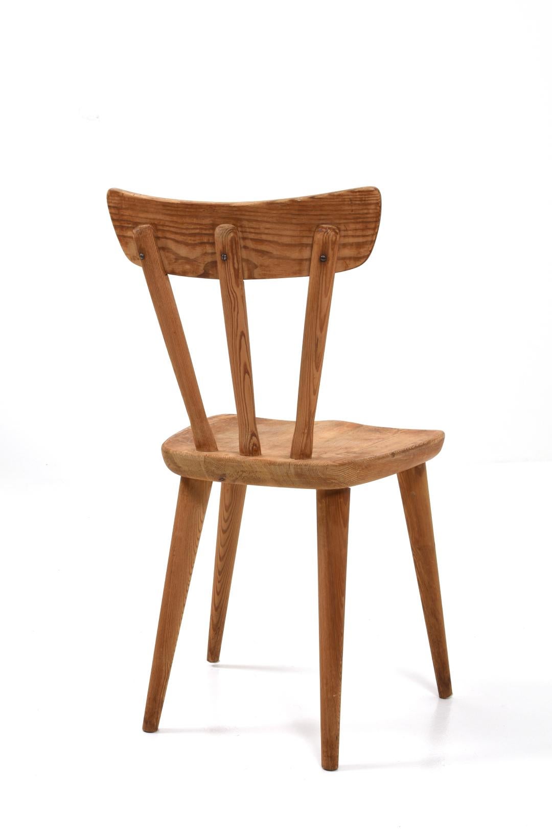 Pine Dining Chairs by Göran Malmvall for Svensk Fur, Set of 4 In Good Condition For Sale In Göteborg, SE