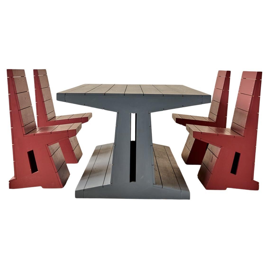 What is the difference between a dining set and a dinette set?