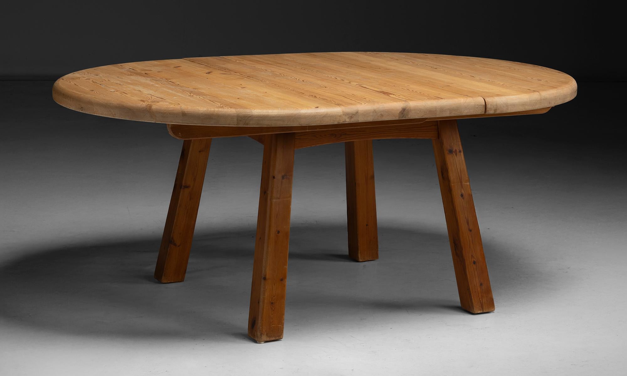 Germany, 1990
Pine dining table with extension leaf, by Wasa Mobel.
75”L (ext) x 51”d x 29.5”h
Ref. TABLE1437
$ 5,600