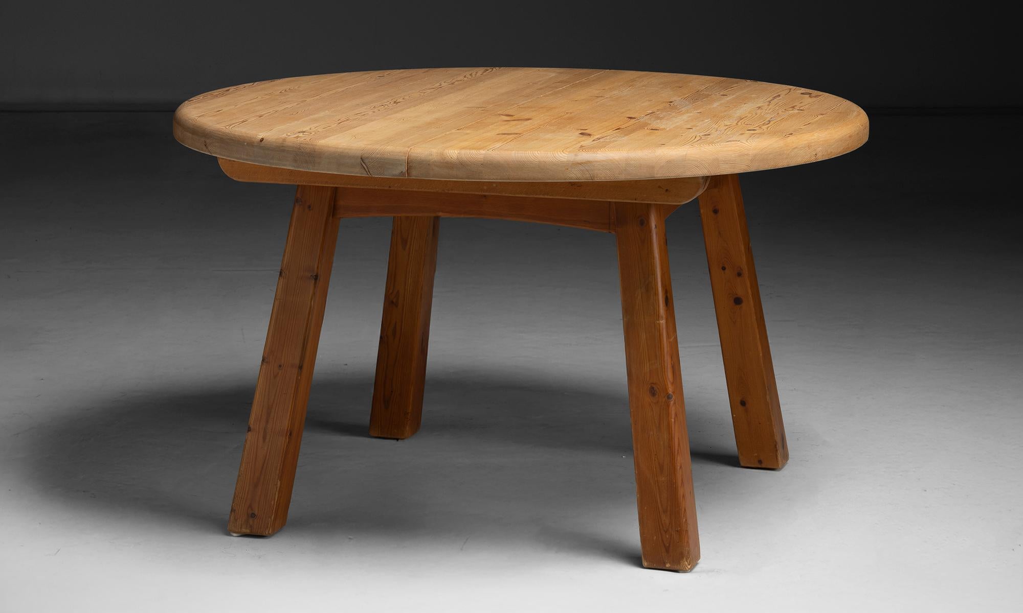 Pine Dining Table by Wasa Mobel, Germany circa 1990 In Good Condition For Sale In Culver City, CA