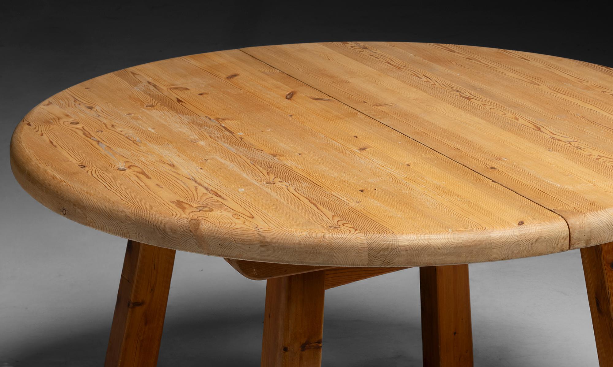 Late 20th Century Pine Dining Table by Wasa Mobel, Germany circa 1990 For Sale