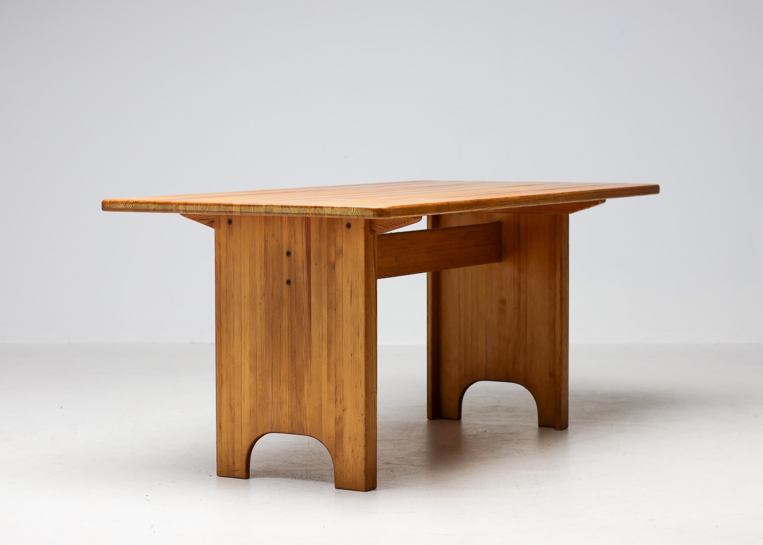 Table de salle à manger en pin par Yngve Ekström, Suède, 1960 en vente 4