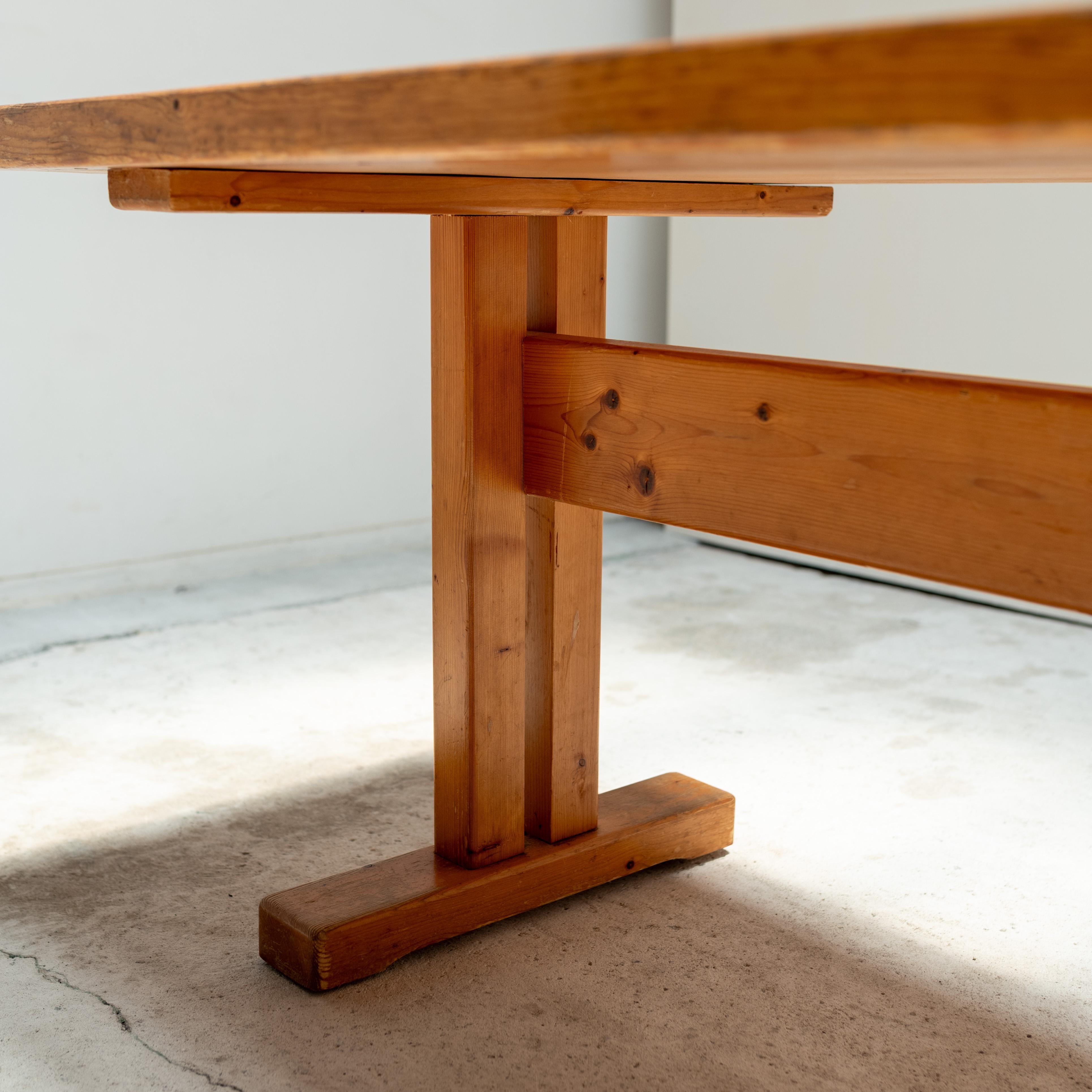 Table de salle à manger en pin, Charlotte Perriand pour Les Arcs, 1970 en vente 6