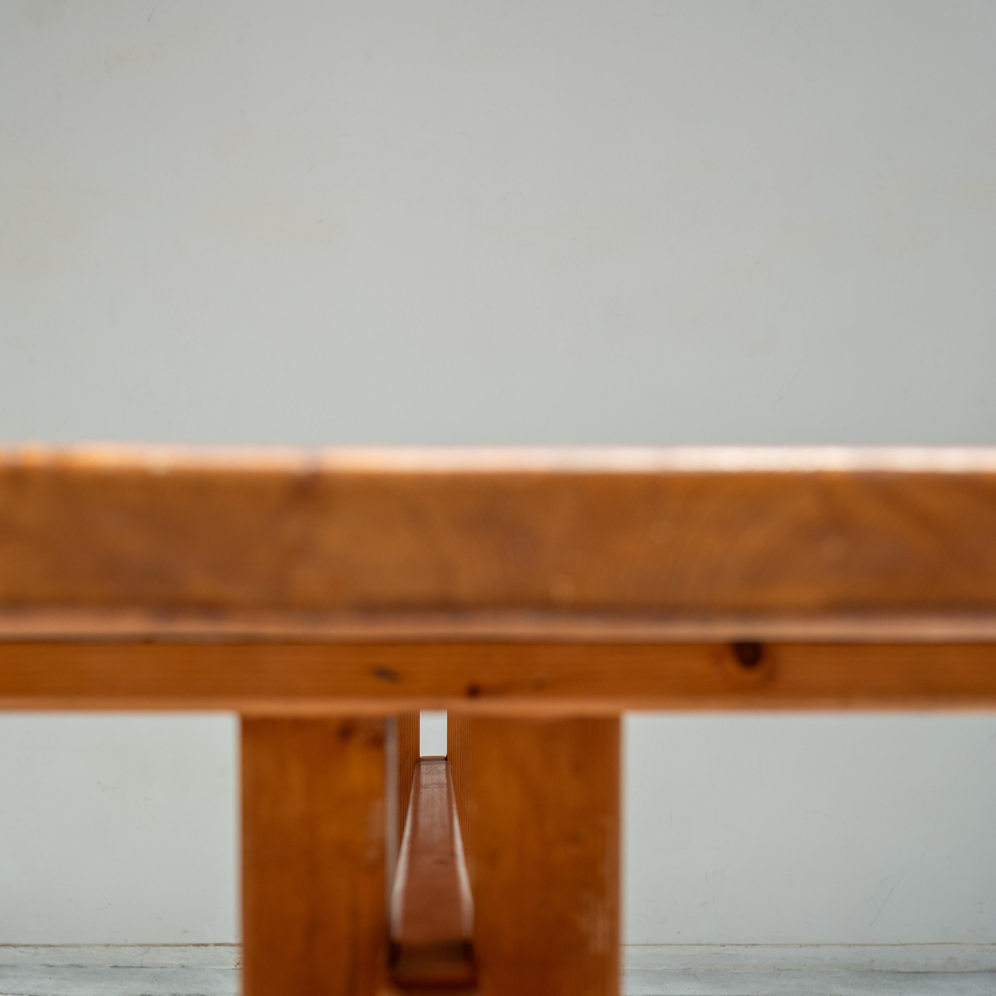 Pin Table de salle à manger en pin, Charlotte Perriand pour Les Arcs, 1970 en vente