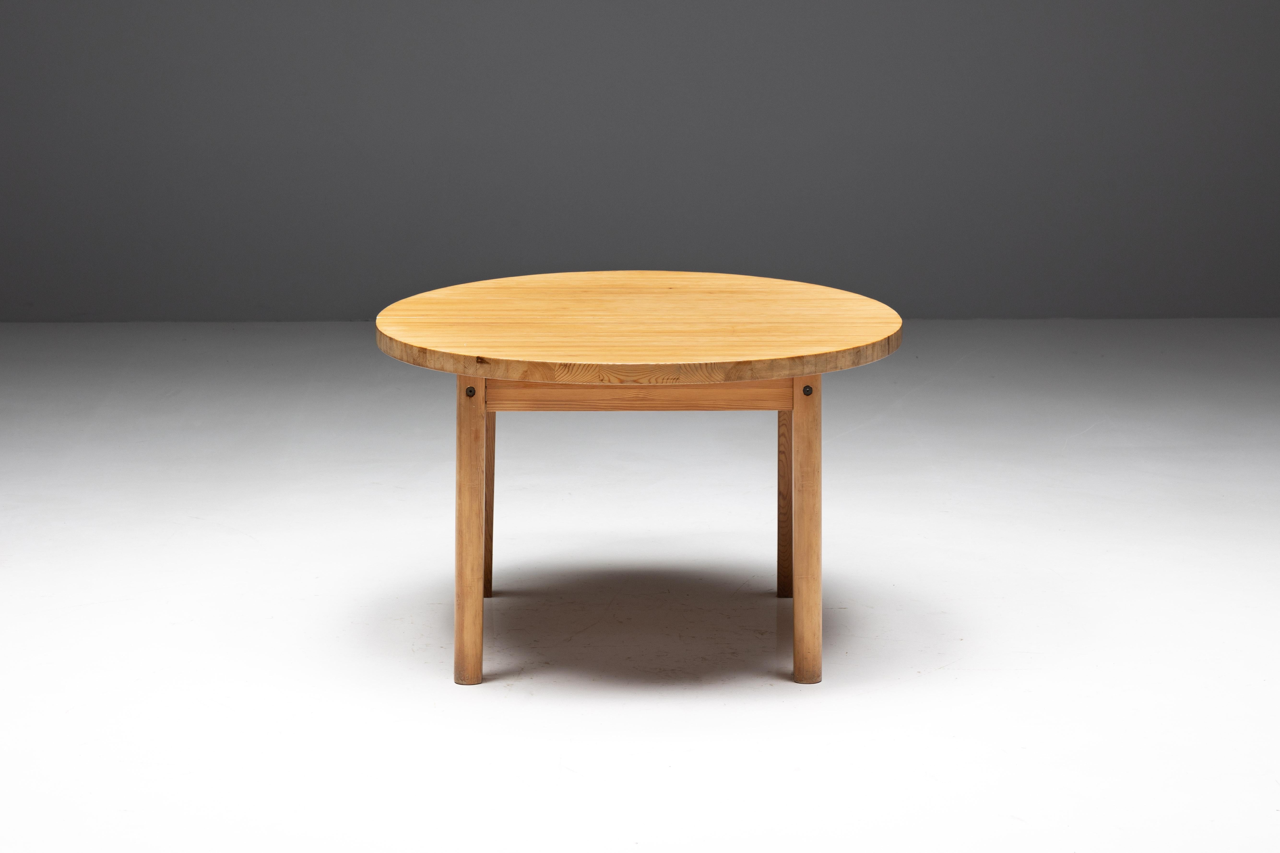 Français Table de salle à manger en pin dans le style de Charlotte Perriand, France, années 1960 en vente