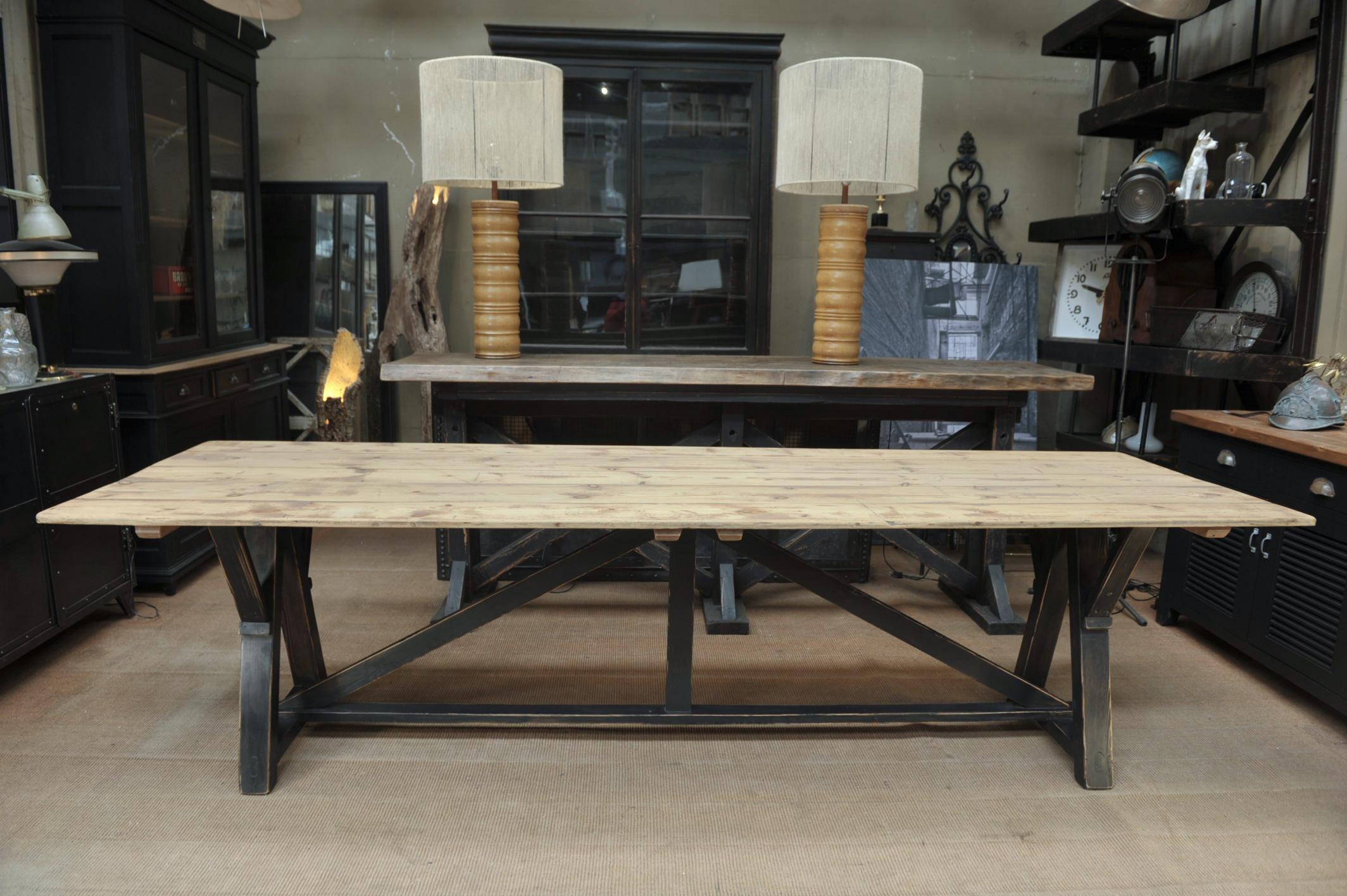 Pine Dinning Table in Pine, circa 1930 For Sale 6