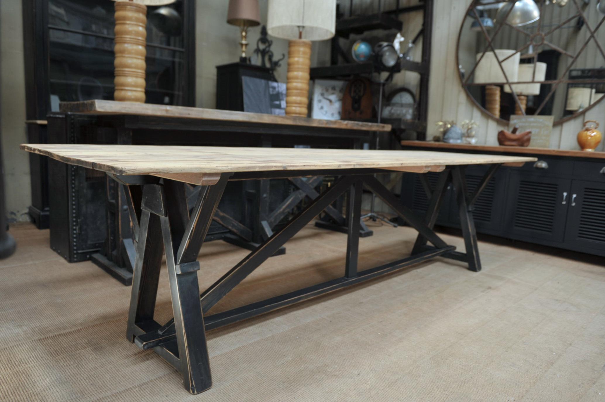 Pine Dinning Table in Pine, circa 1930 For Sale 2