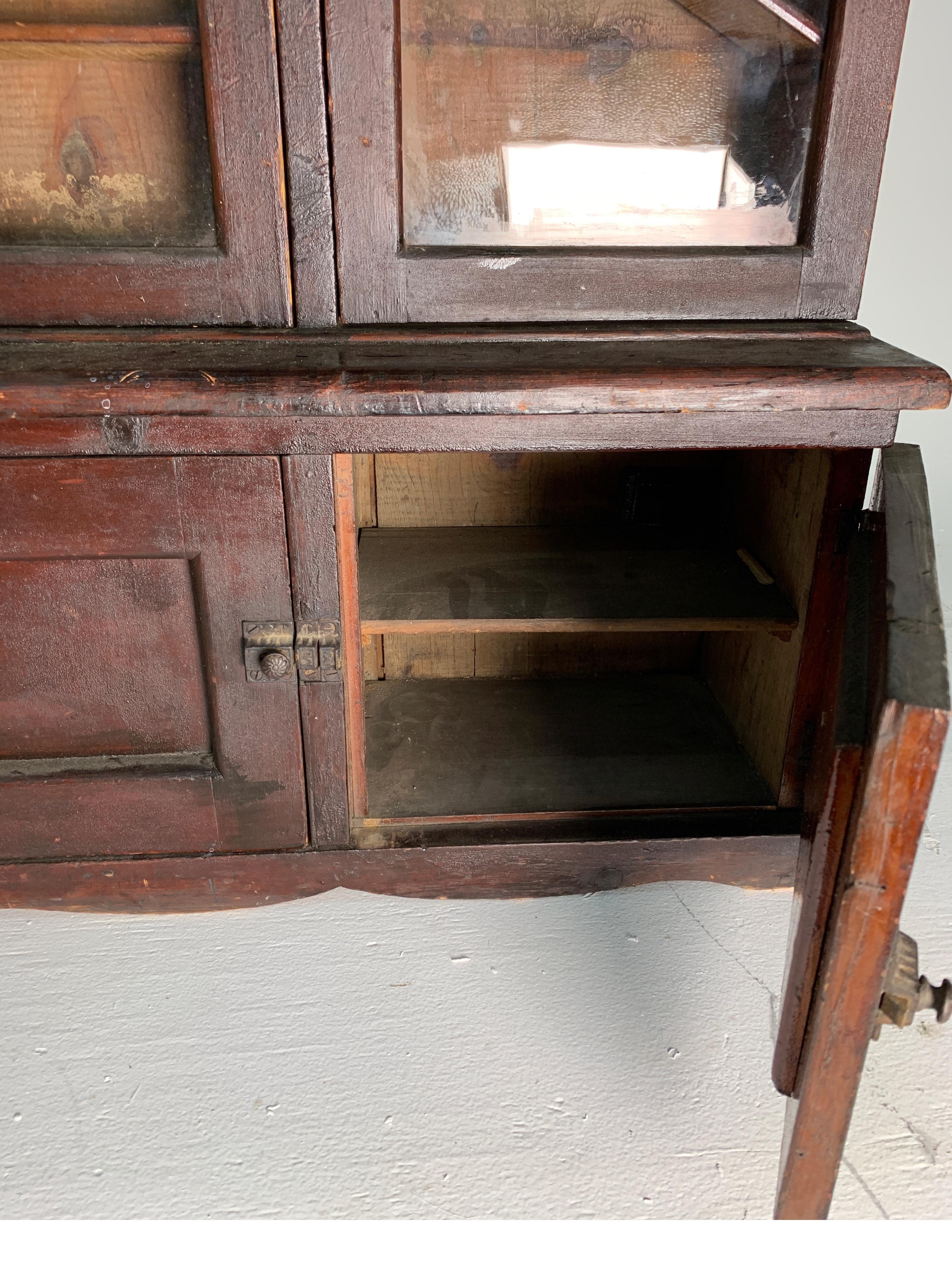 Pine Doll's Cupboard, Late 19th Century In Good Condition In Lambertville, NJ