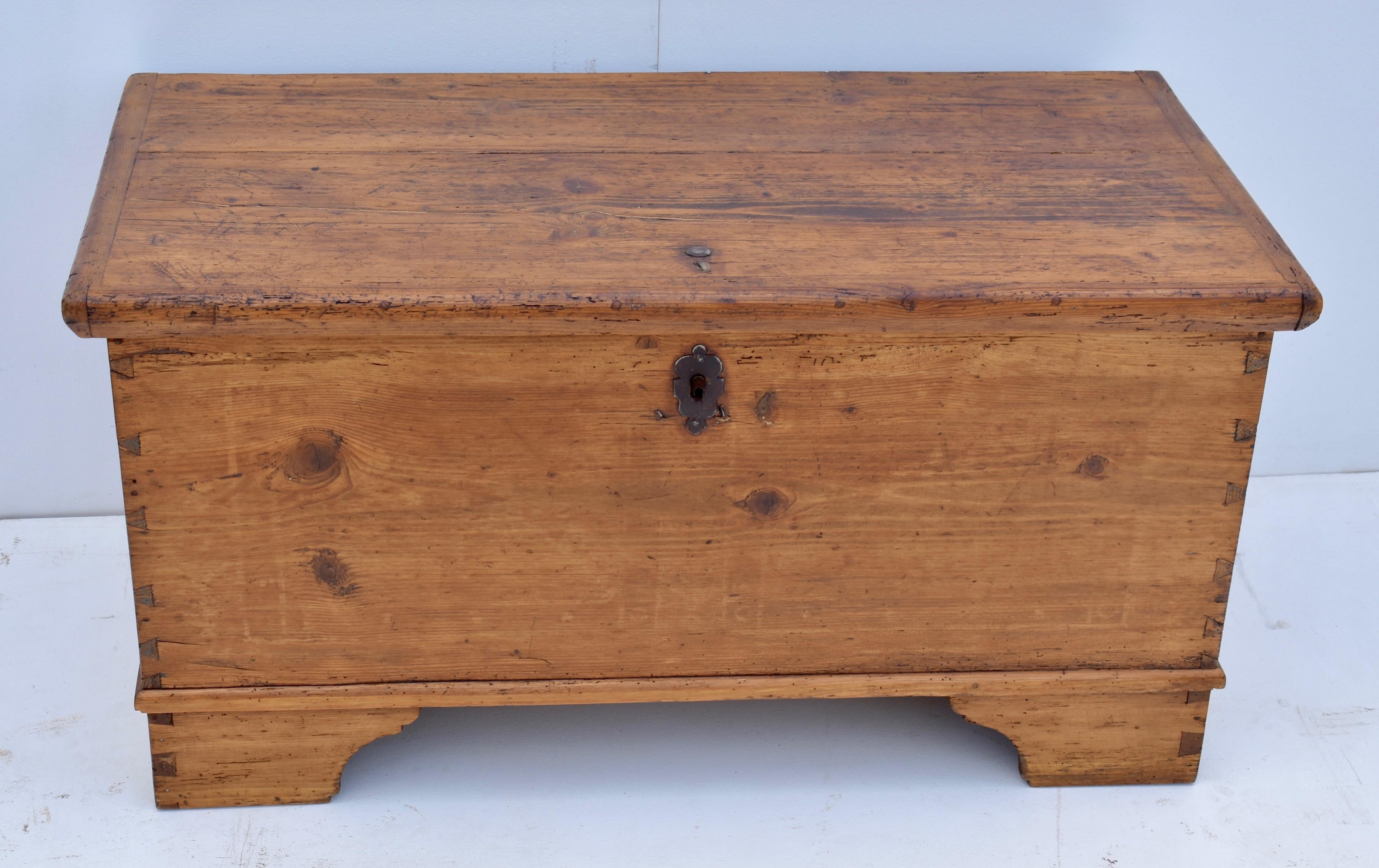Pine Dovetailed Blanket Chest with Bracket Feet 7