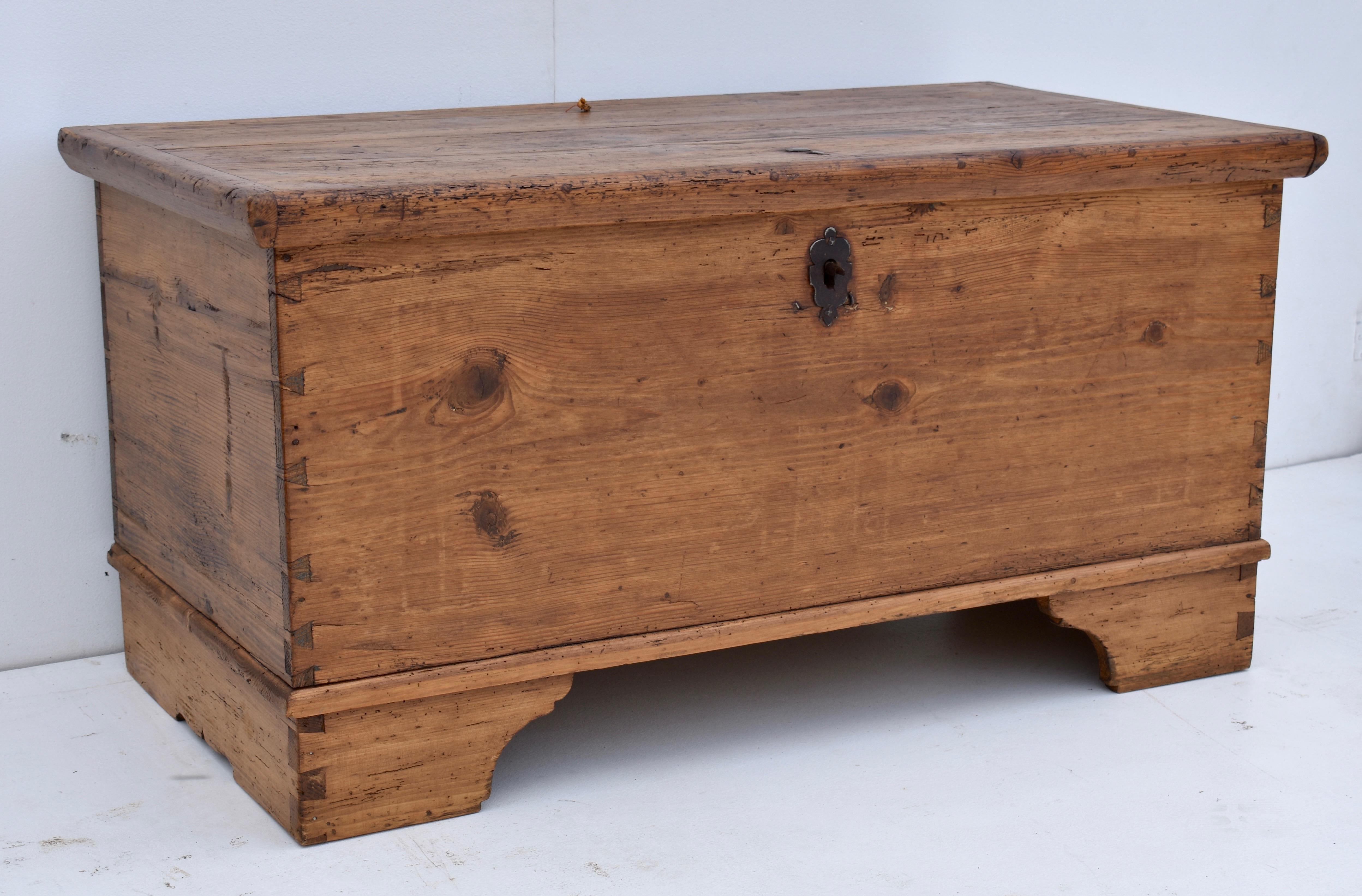 Country Pine Dovetailed Blanket Chest with Bracket Feet