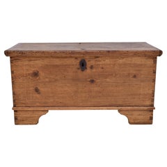 Pine Dovetailed Blanket Chest with Bracket Feet
