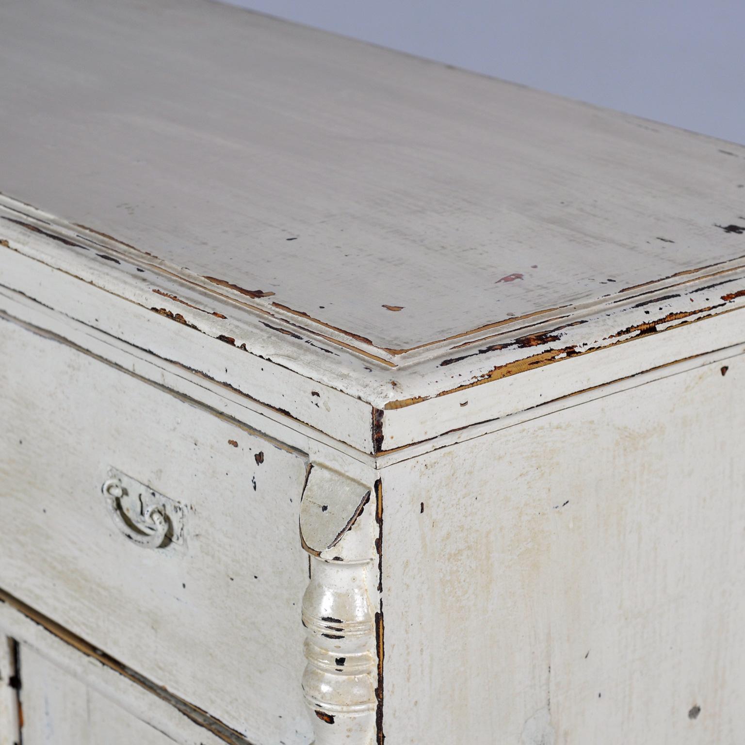 Pine dresser, 1910s For Sale 1