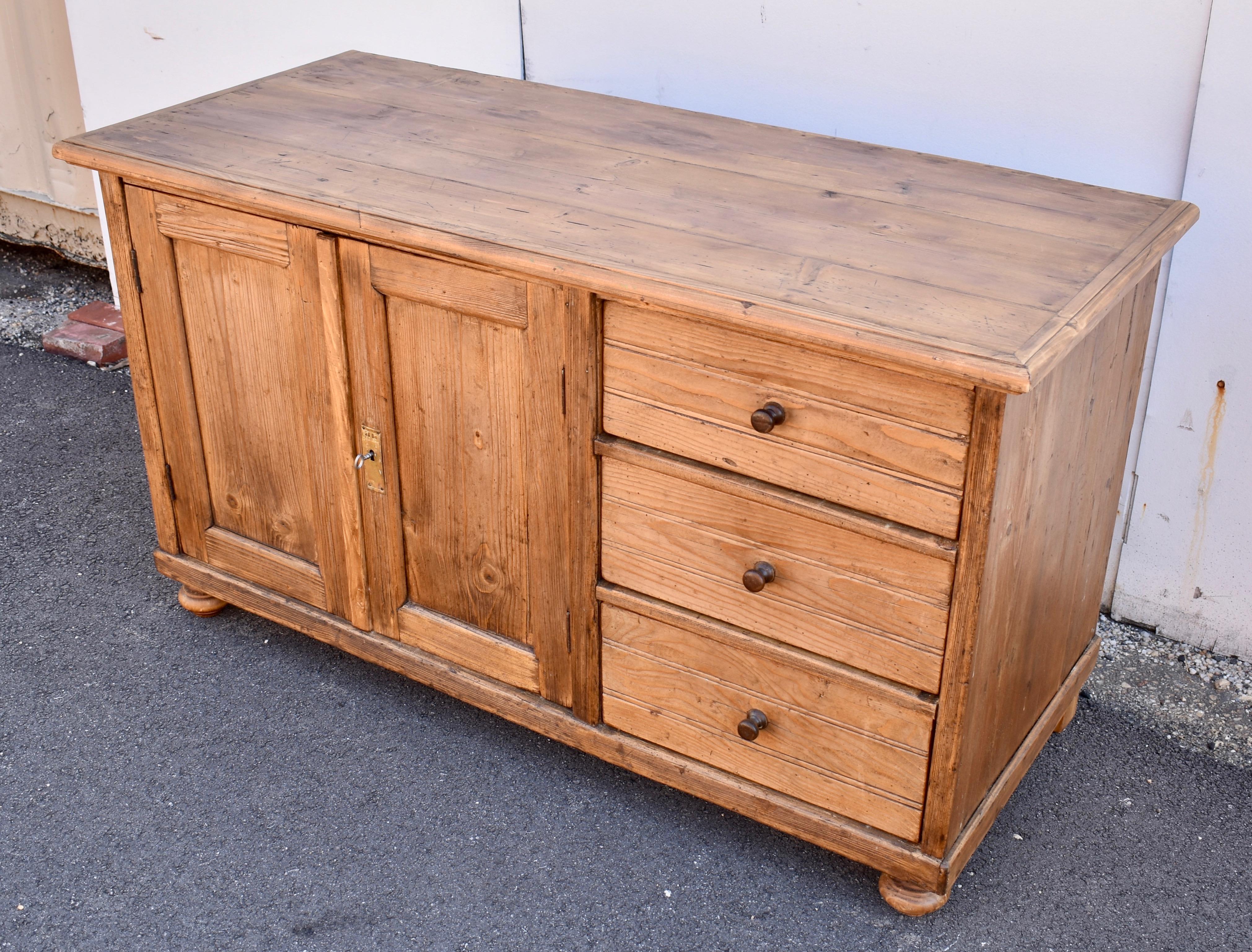 Pine Dresser Base with Two Doors and Three Drawers In Good Condition For Sale In Baltimore, MD