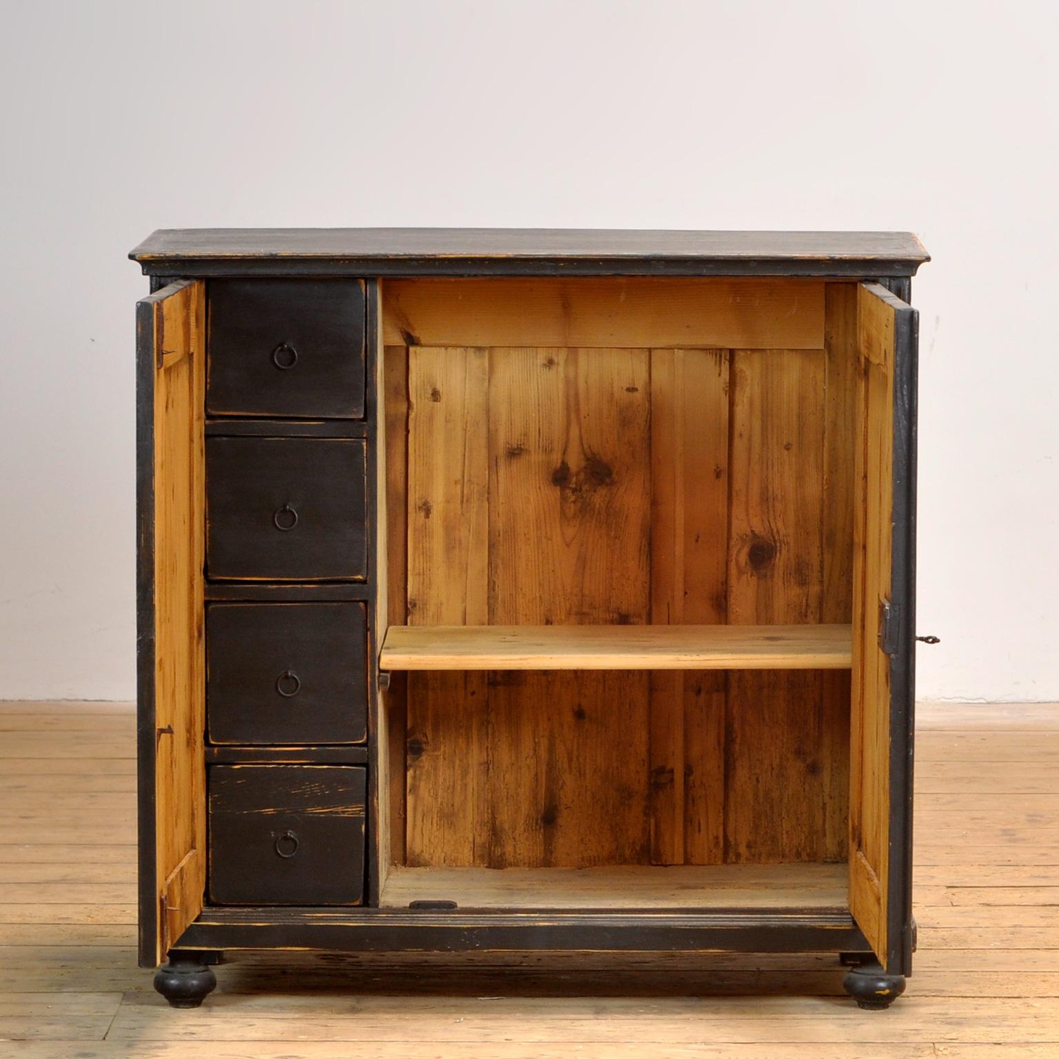 Painted Pine dresser with 4 drawers, 1910