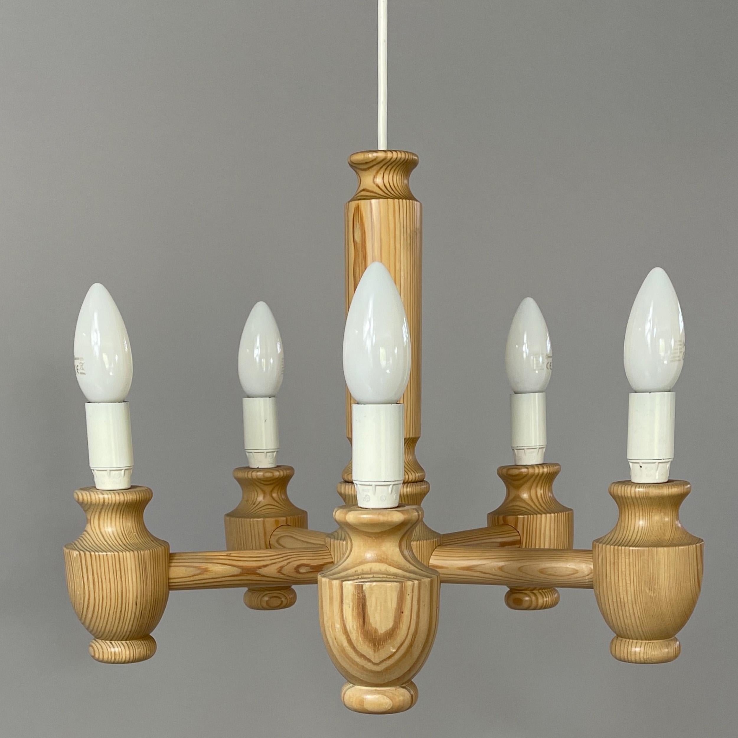 Lampadario a 5 luci in pino e tessuto, Svezia, anni '70 in vendita 1