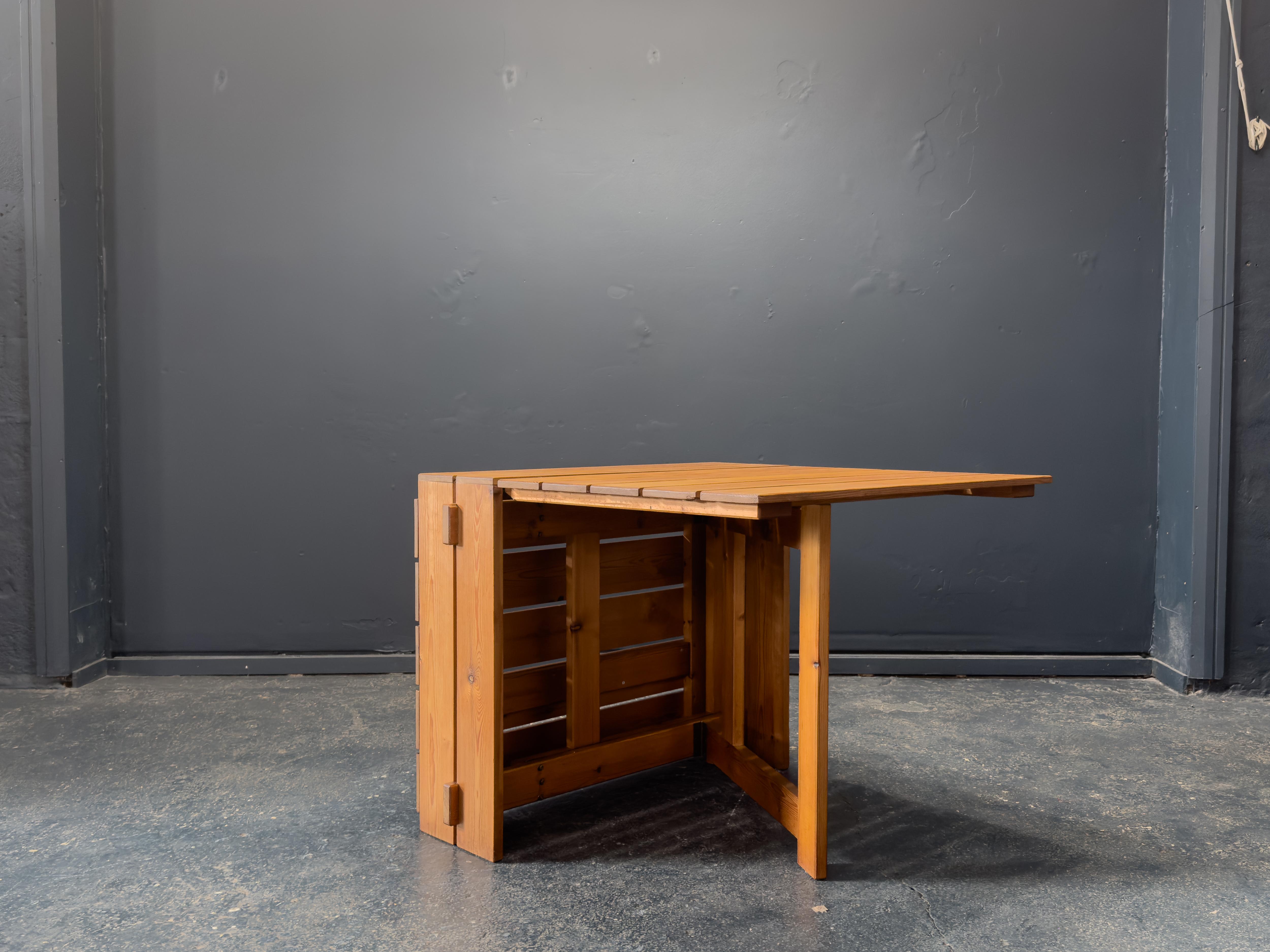 Danois Table pliante en pin en vente