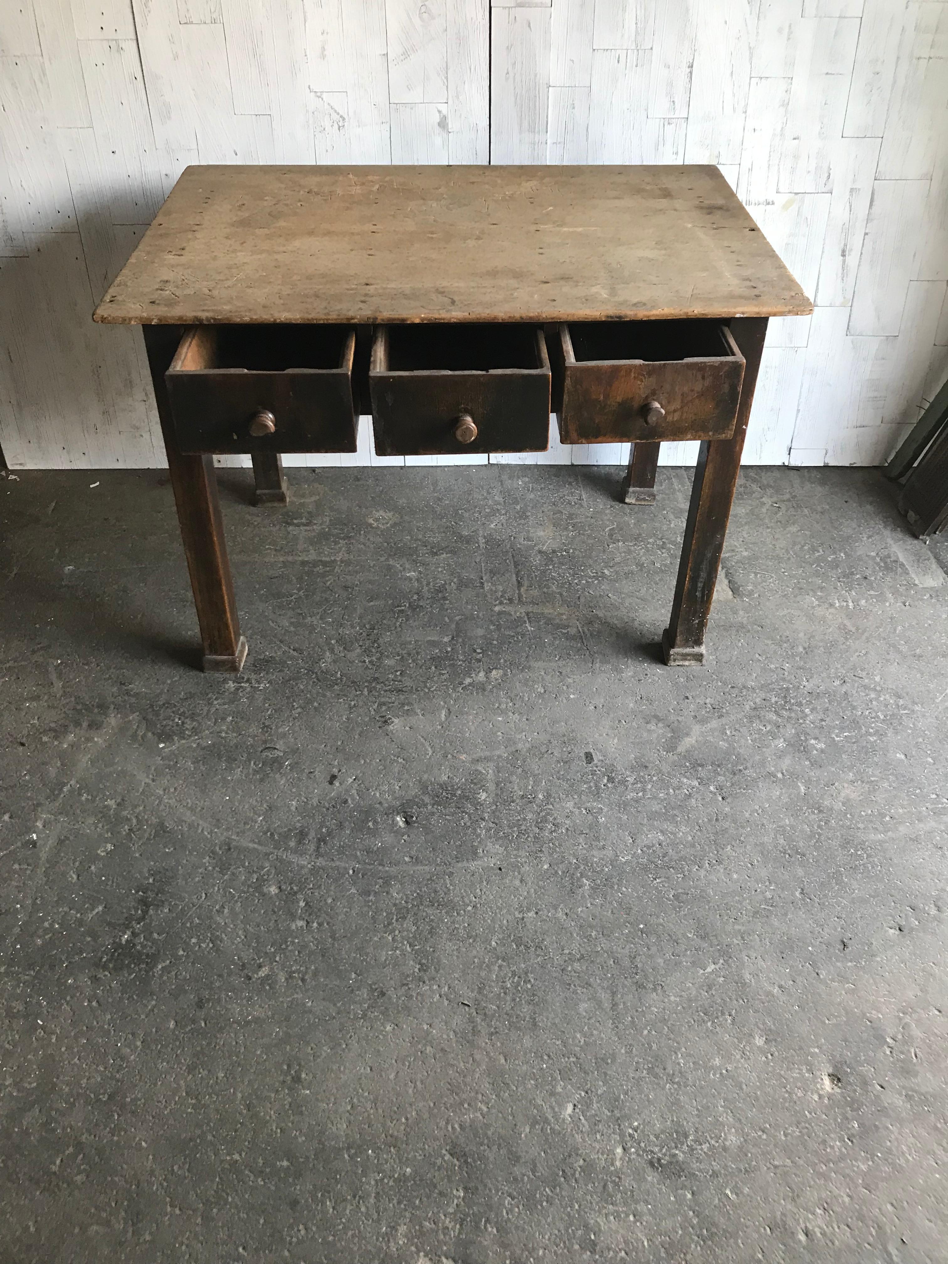 Pine Kitchen Table, circa 1930 For Sale 1