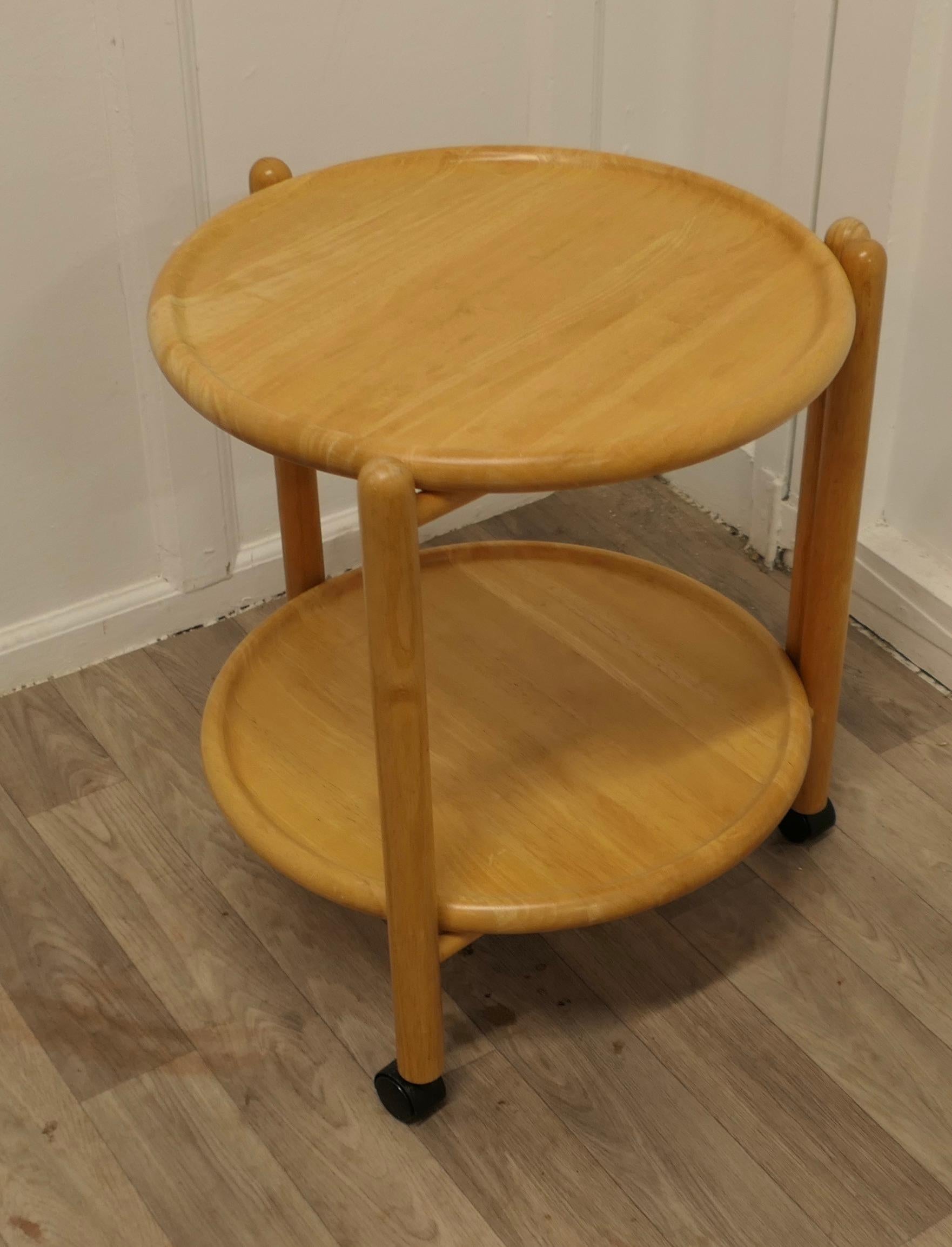 Mid-Century Modern Chariot en pin à 2 étages Lazy Susan Mid Century  Une pièce superbe et élégante en vente