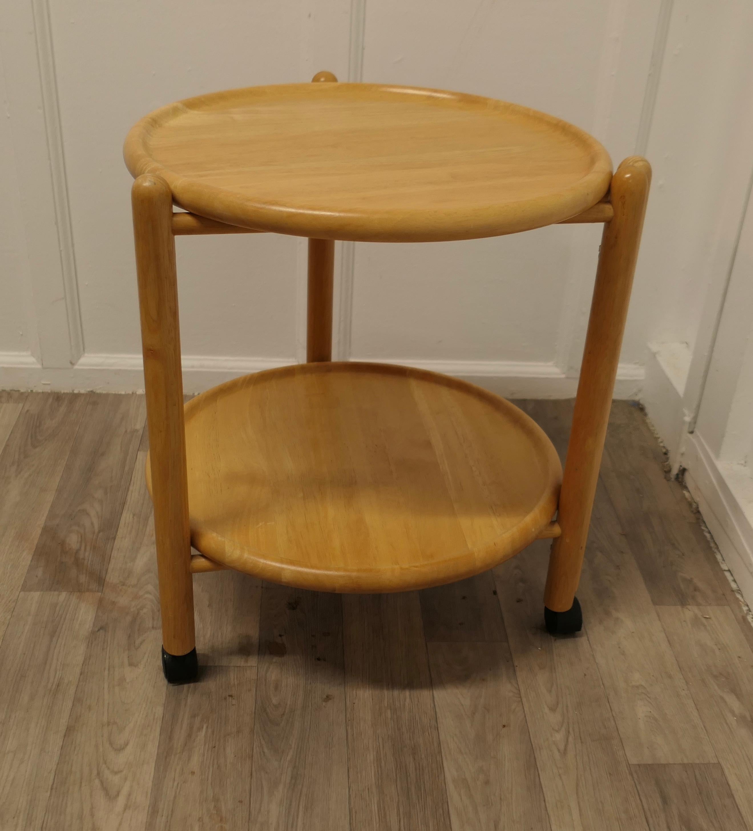 Milieu du XXe siècle Chariot en pin à 2 étages Lazy Susan Mid Century  Une pièce superbe et élégante en vente