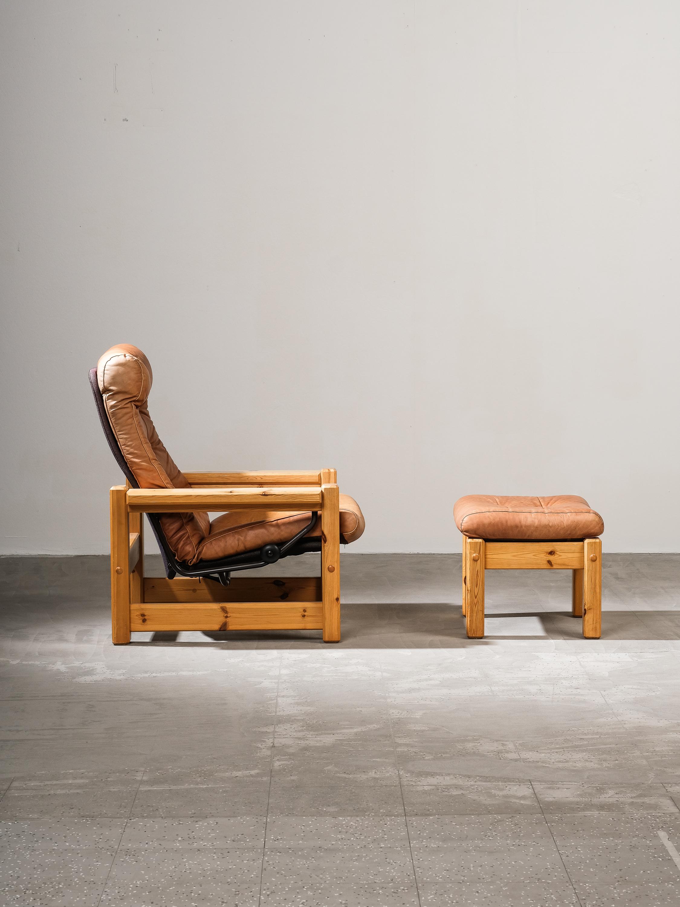 Pine & Leather Reclining Lounge Chair with Ottoman, Norway, 1970s 6
