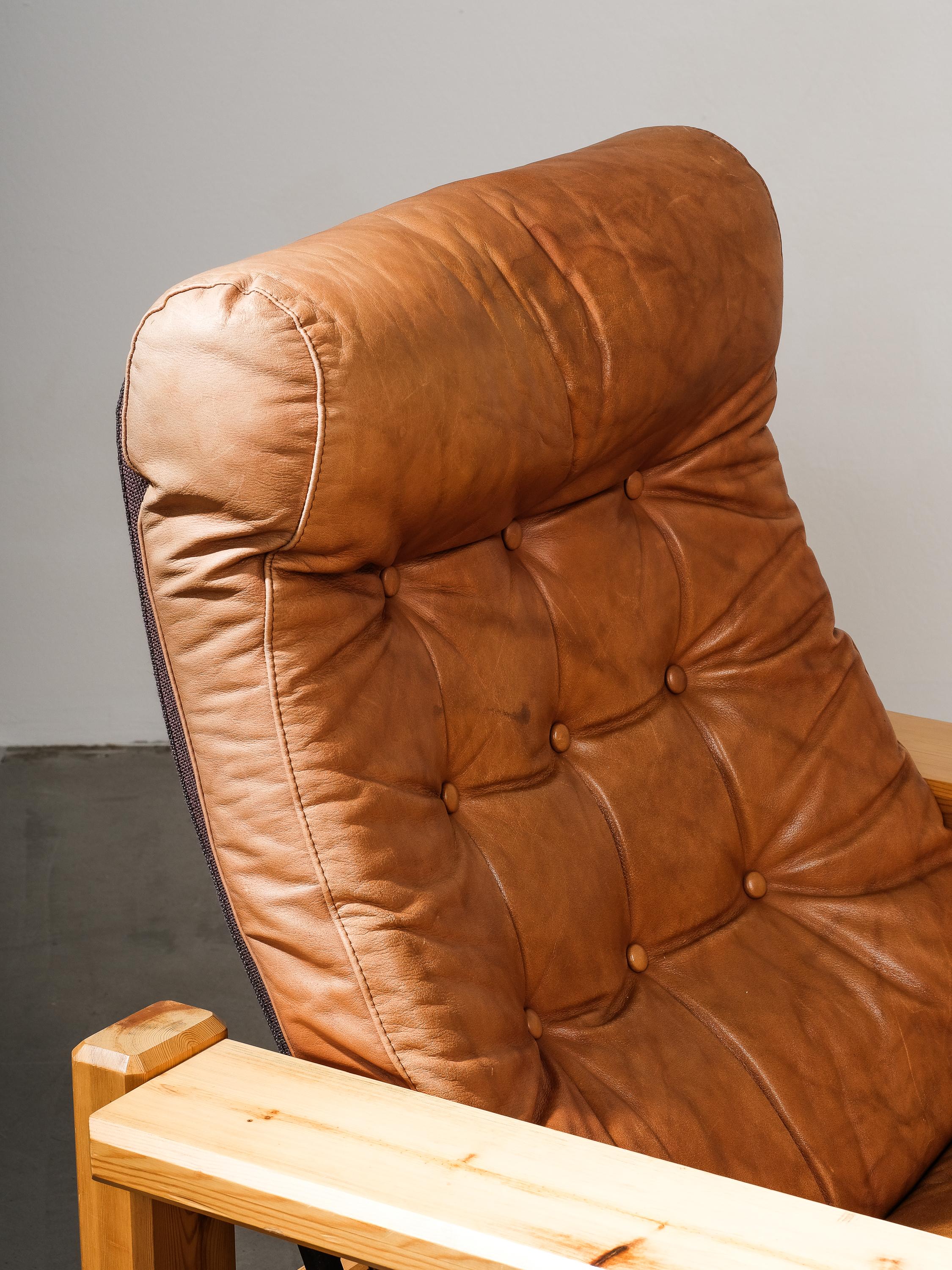 Late 20th Century Pine & Leather Reclining Lounge Chair with Ottoman, Norway, 1970s