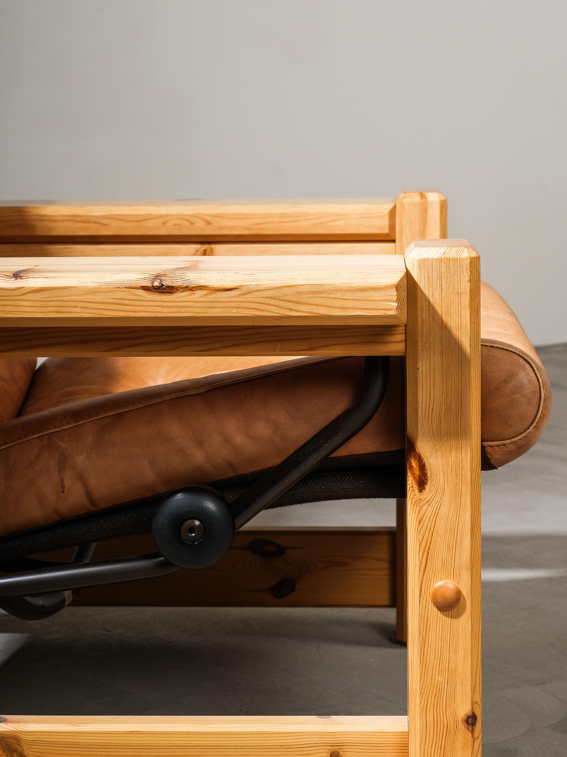 Pine & Leather Reclining Lounge Chair with Ottoman, Norway, 1970s 3
